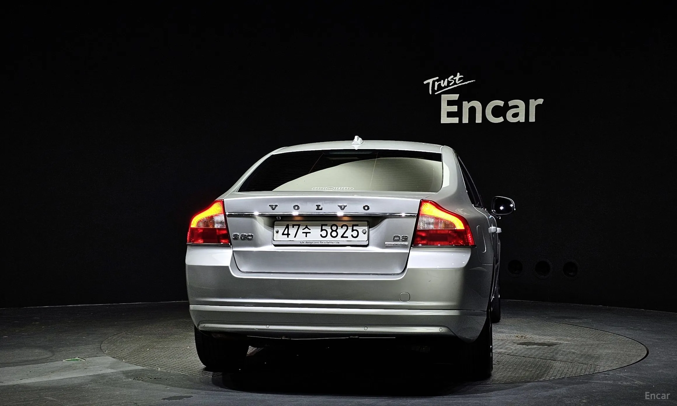 Volvo S80 превью 4