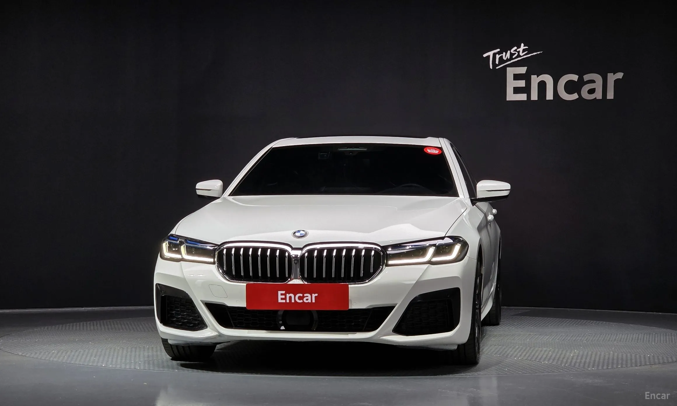 BMW 5 Series (G30) превью 2