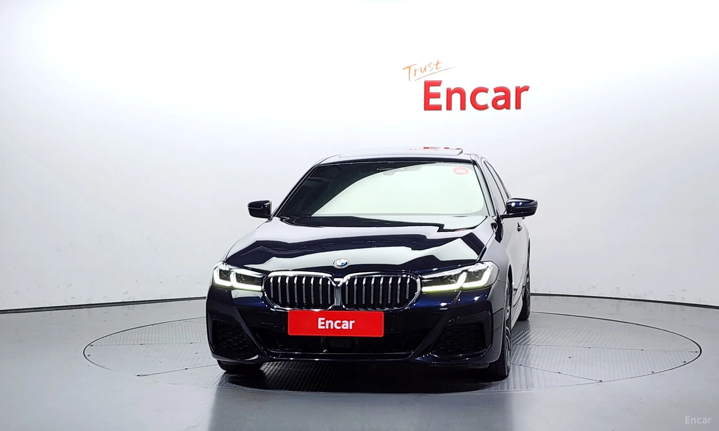 BMW 5 Series (G30) превью 2