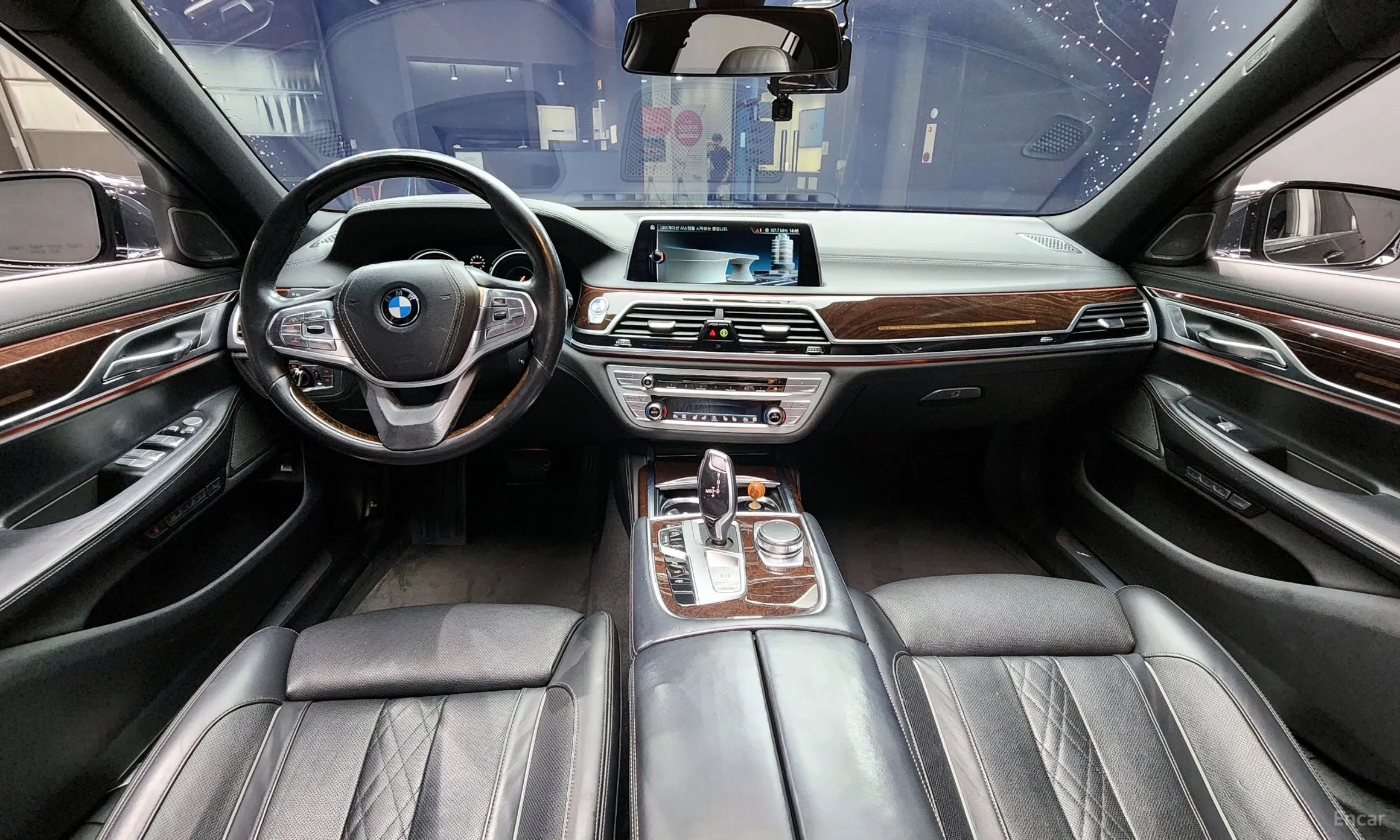 BMW 7 Series (G11) превью 4