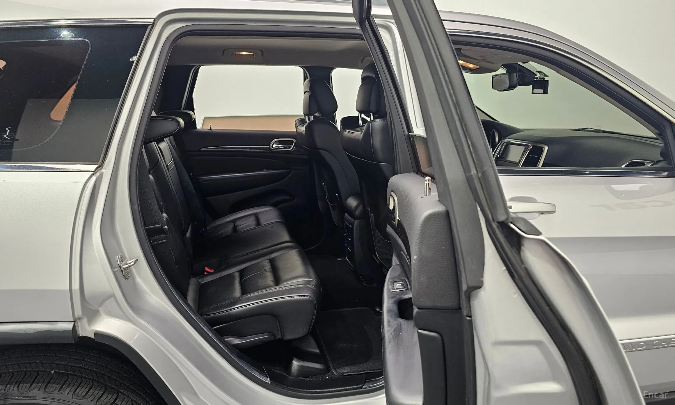 Jeep Grand Cherokee превью 17