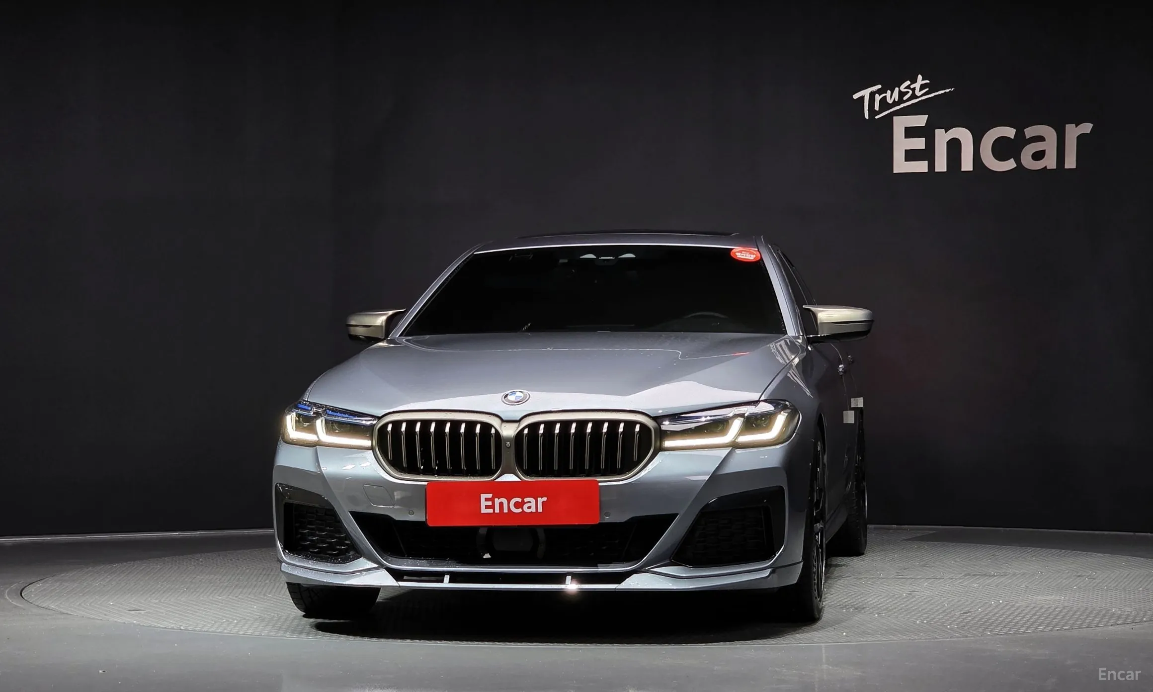 BMW 5 Series (G30) превью 2