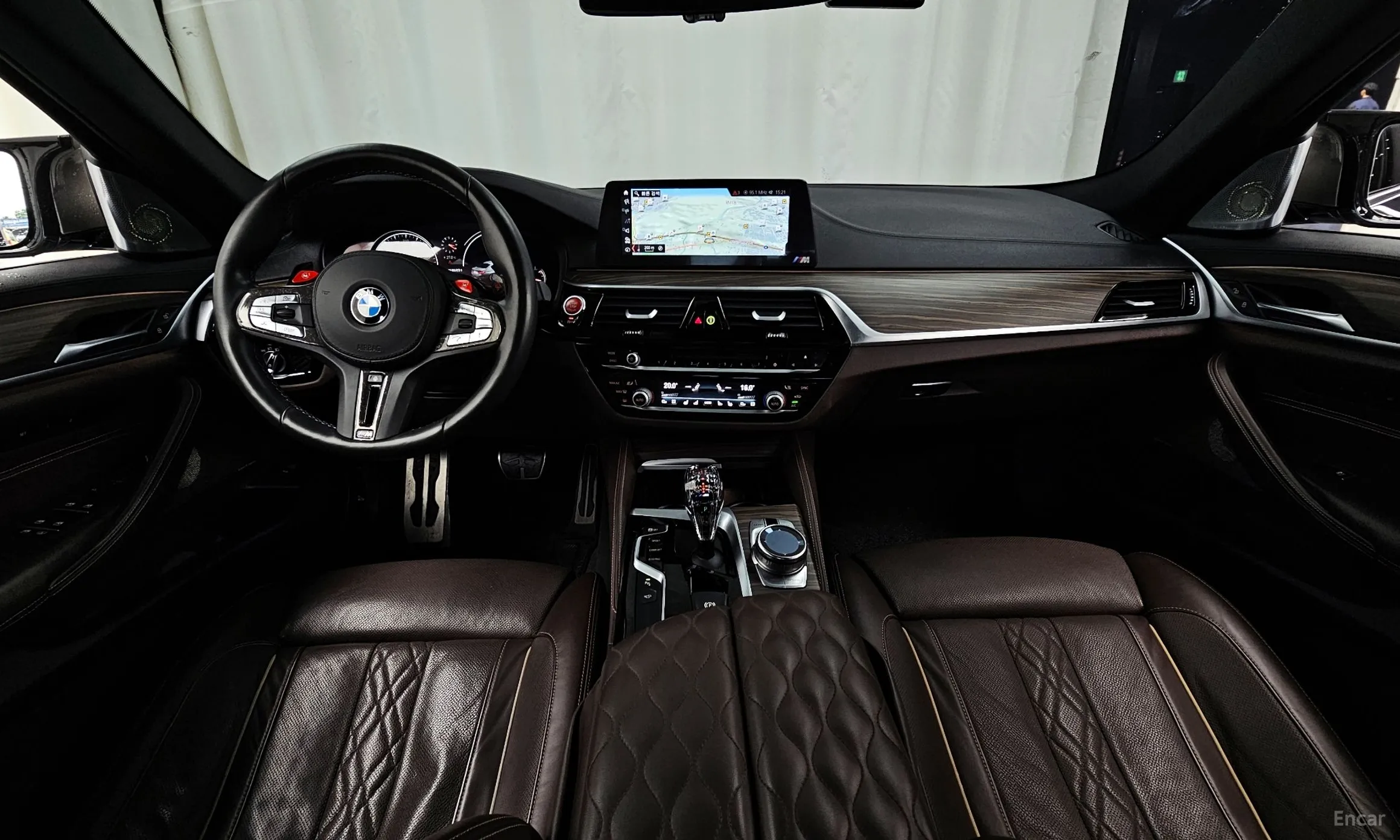 BMW 5 Series (G30) превью 4