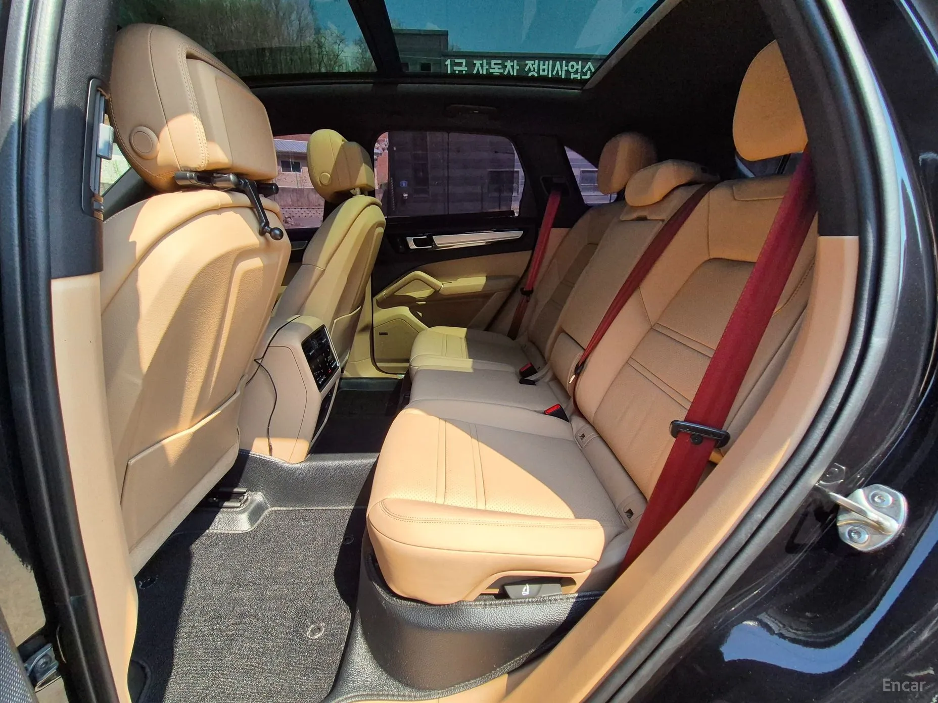 Porsche Cayenne (PO536) превью 16