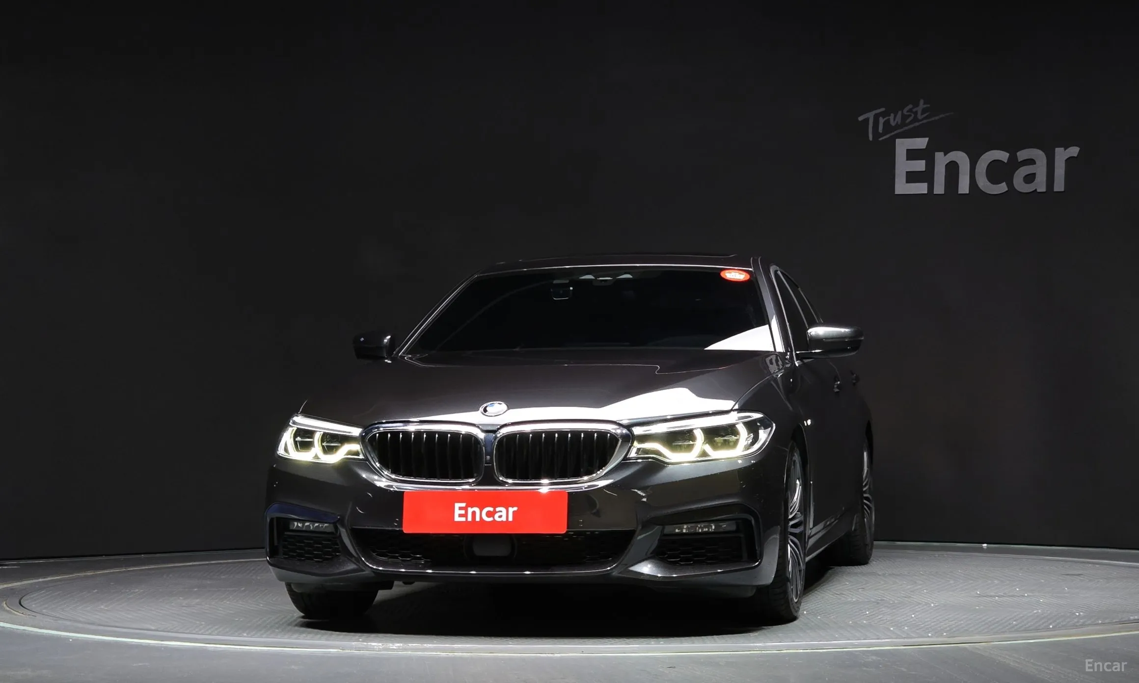BMW 5 Series (G30) превью 2
