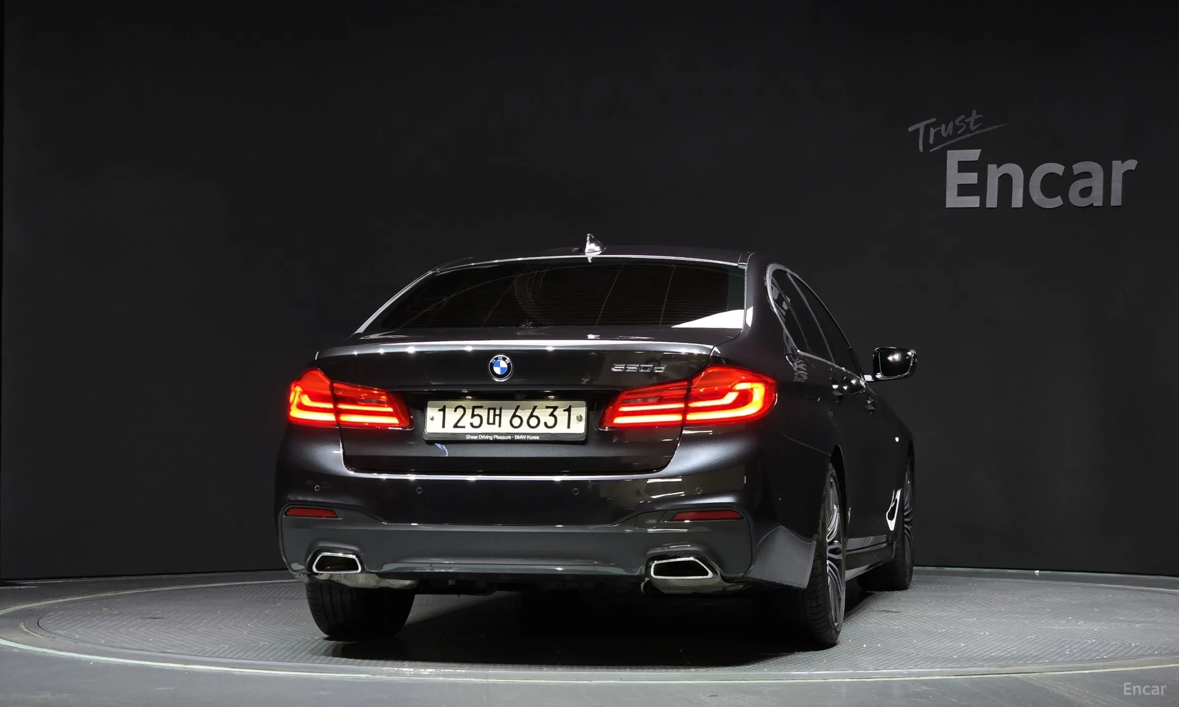 BMW 5 Series (G30) превью 3