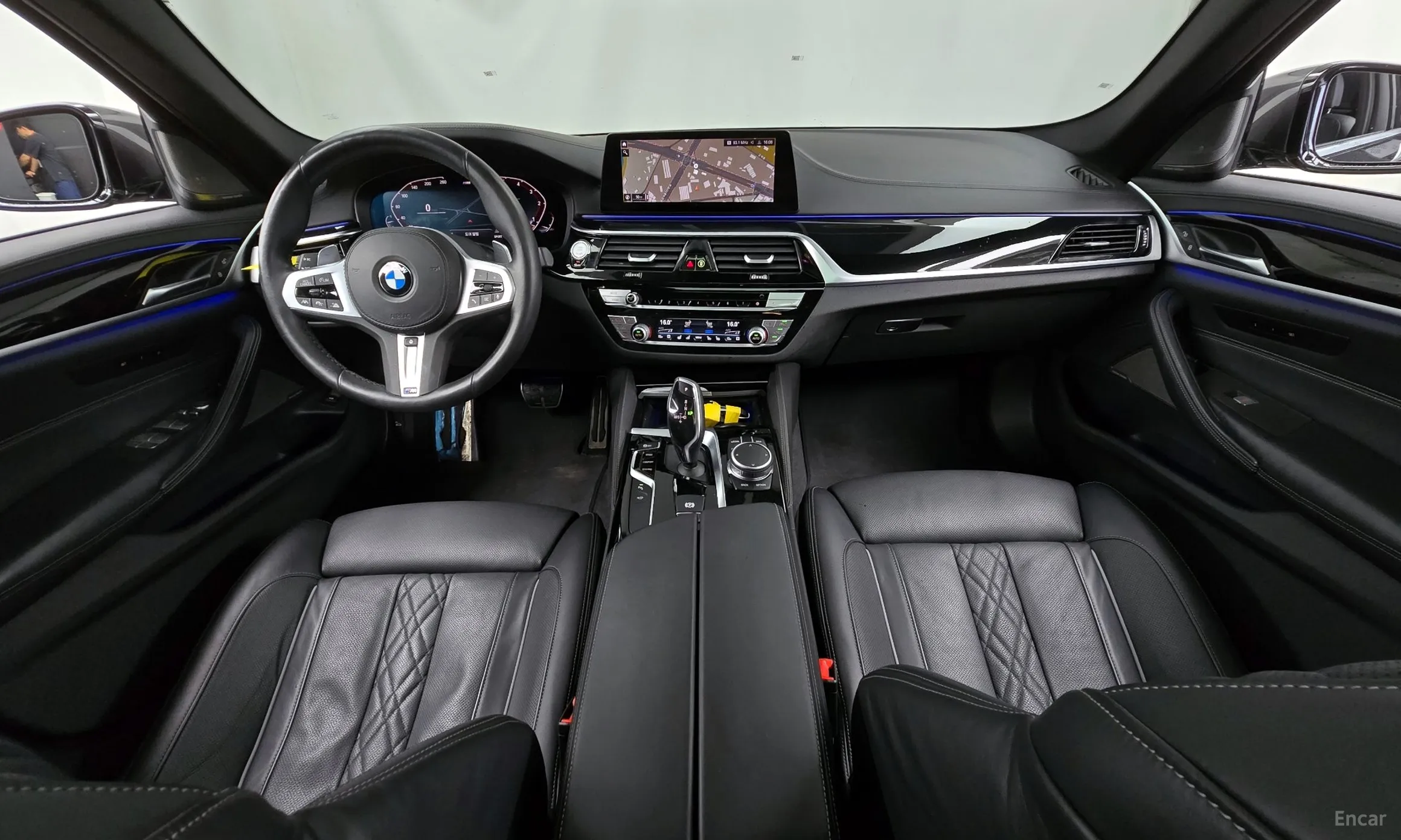 BMW 5 Series (G30) превью 4