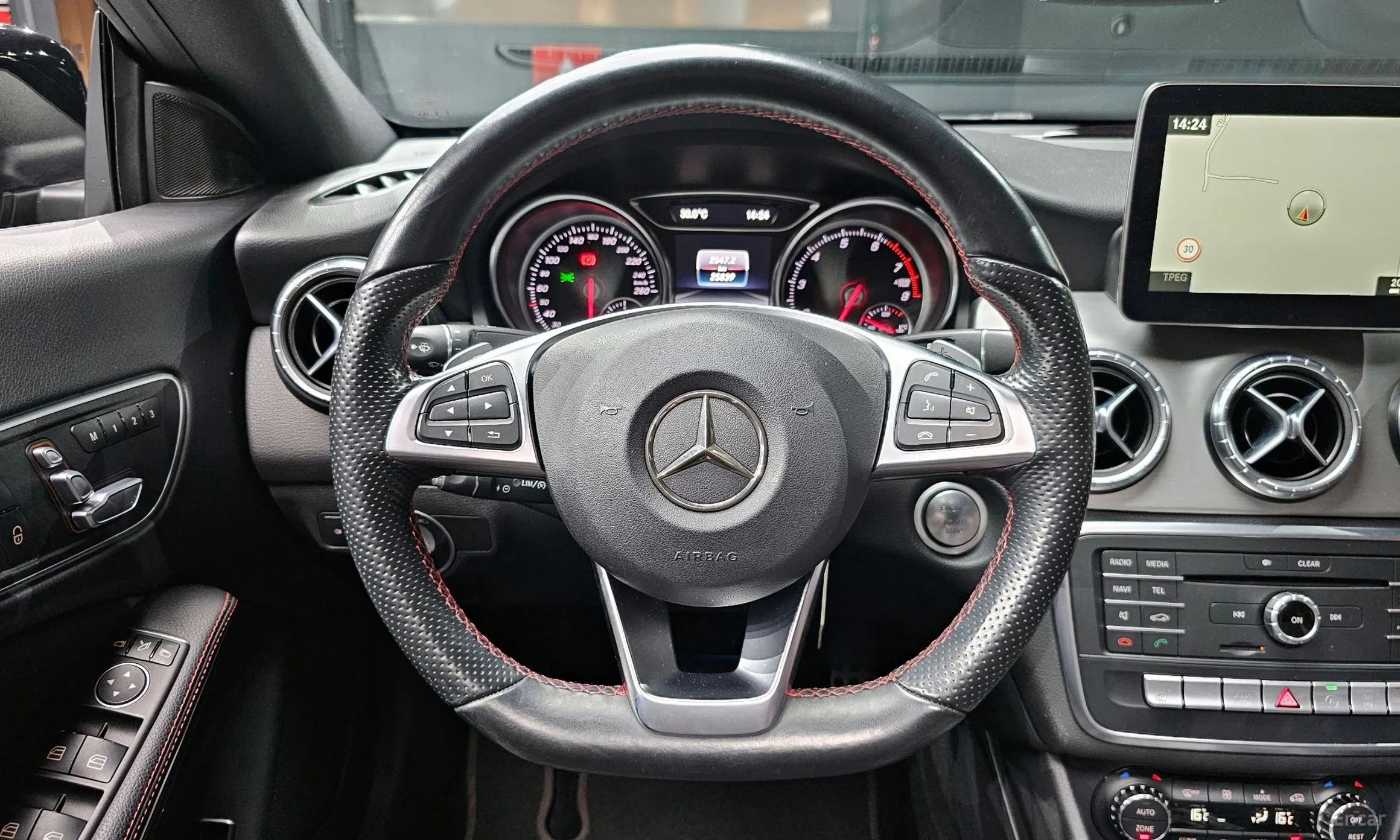 Mercedes Benz CLA-Class C117 превью 13