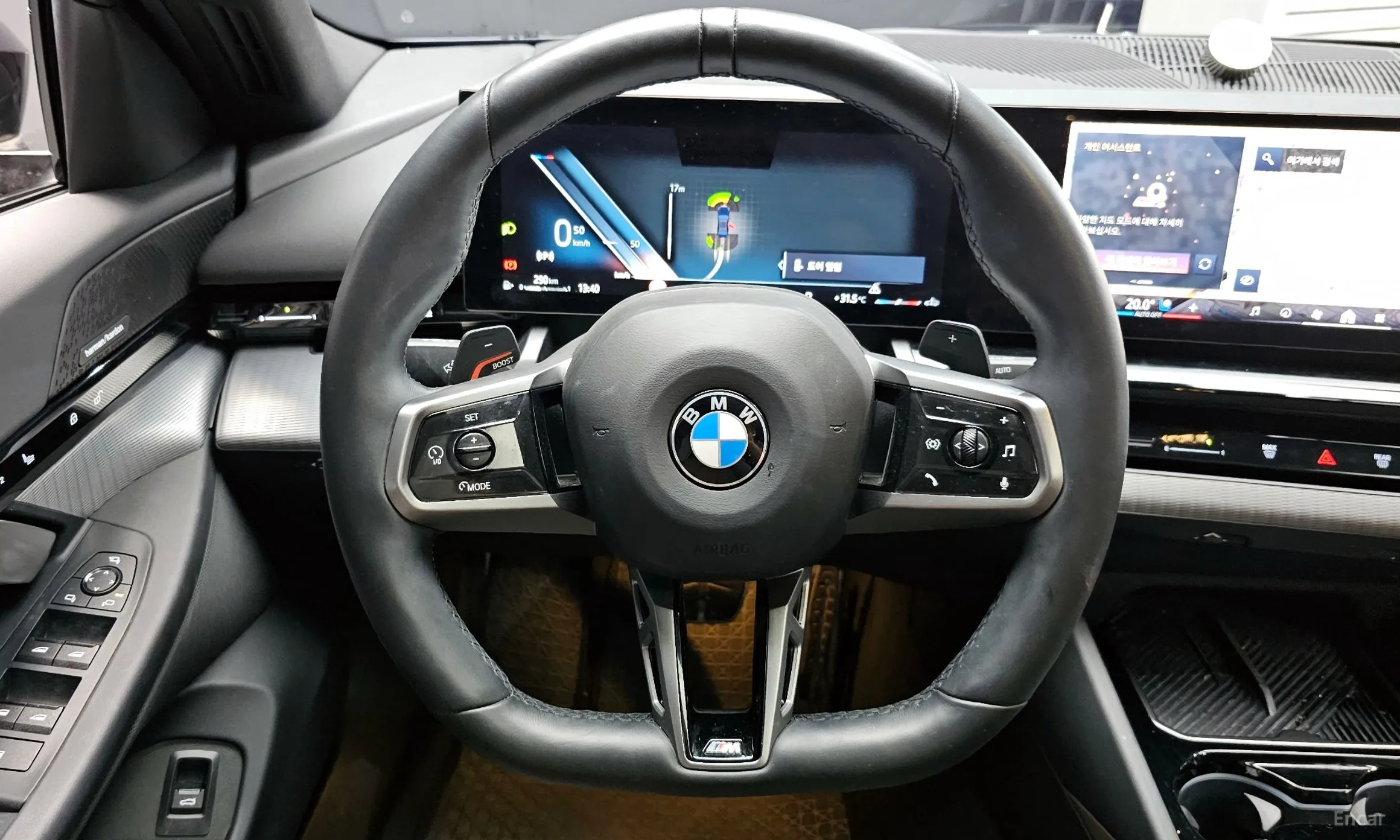 BMW 5 Series (G60) превью 13