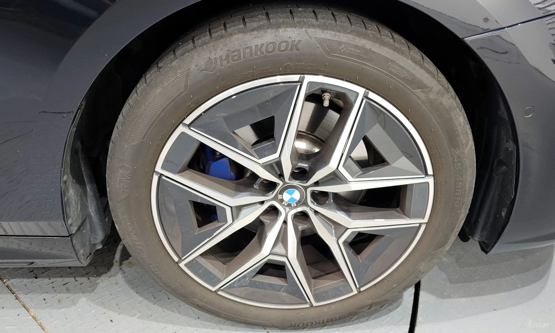 BMW 5 Series (G60) превью 5