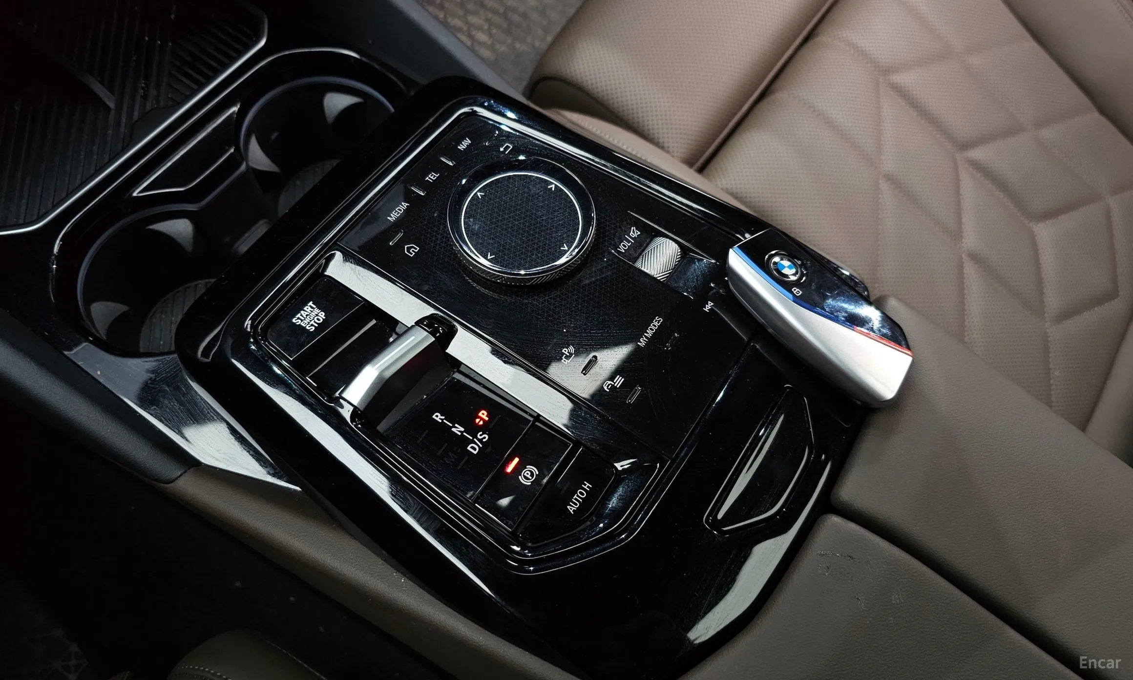 BMW 5 Series (G60) превью 9