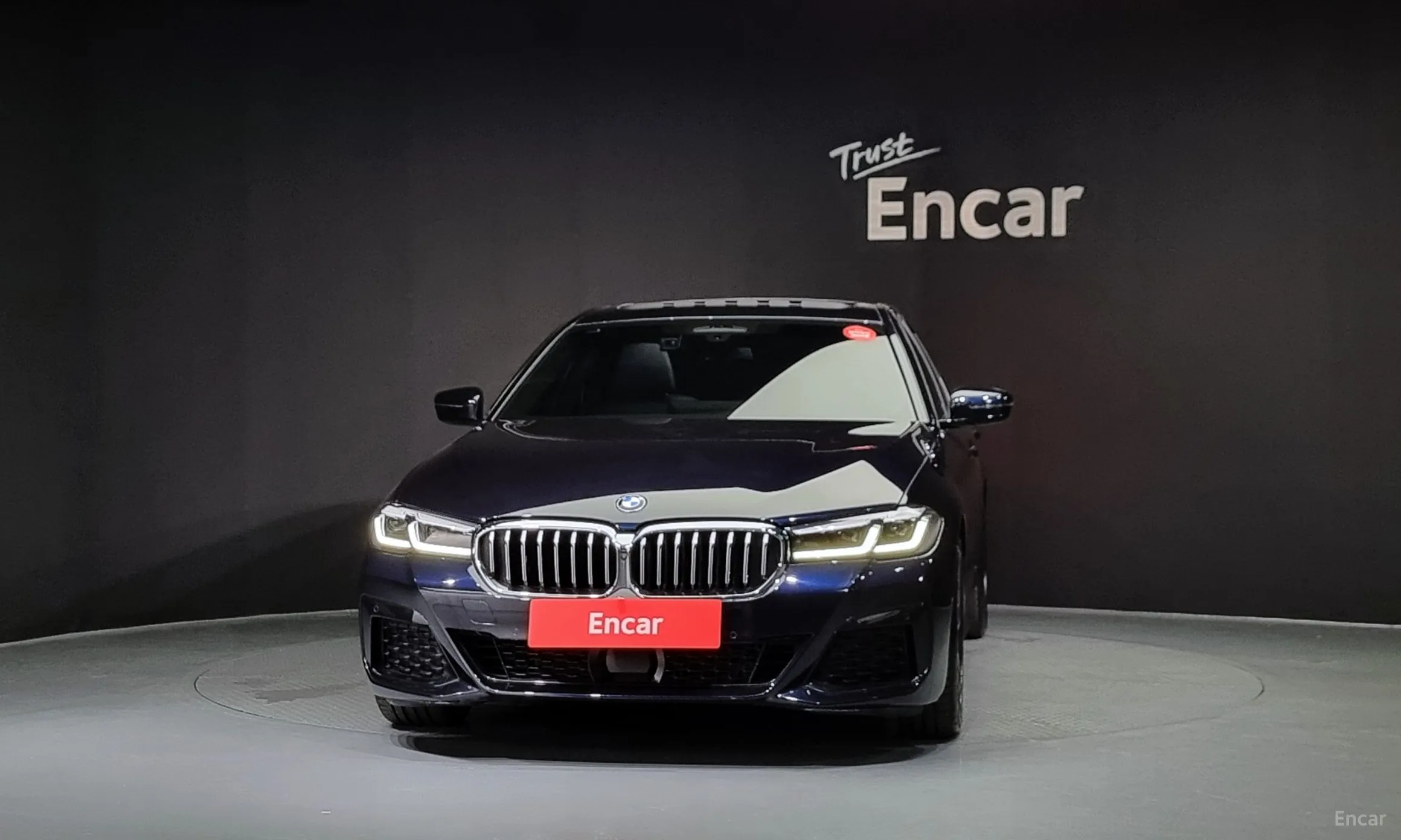 BMW 5 Series (G30) превью 2
