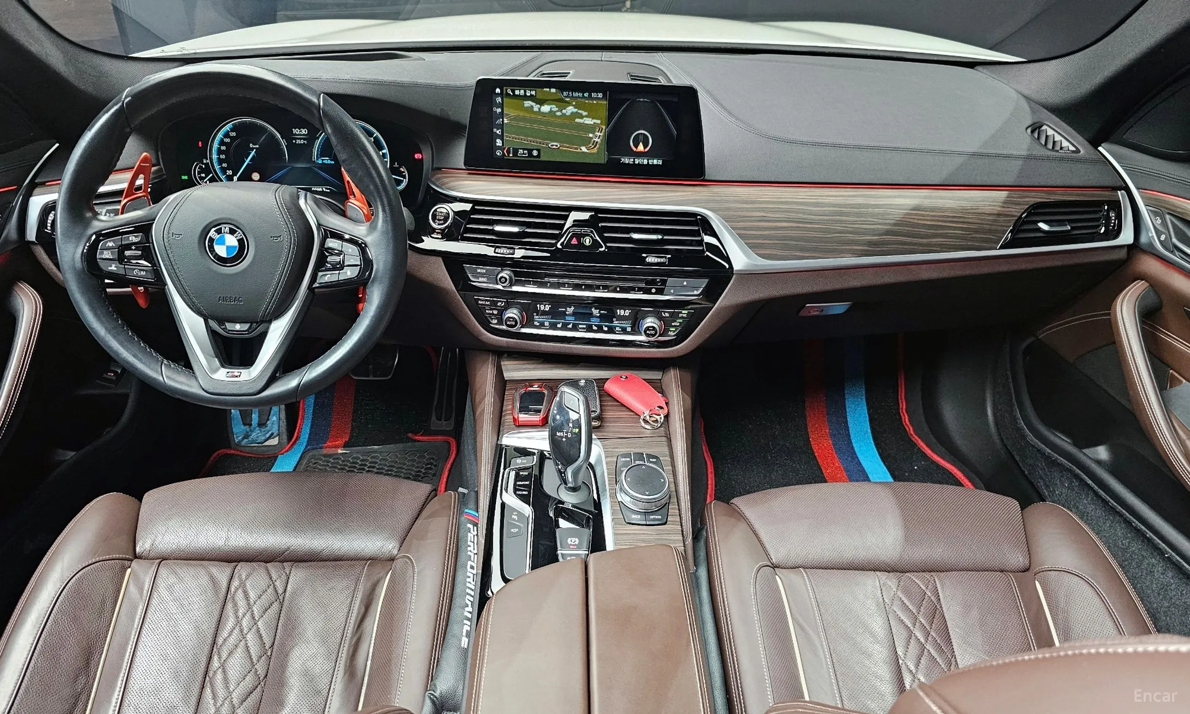 BMW 5 Series (G30) превью 4