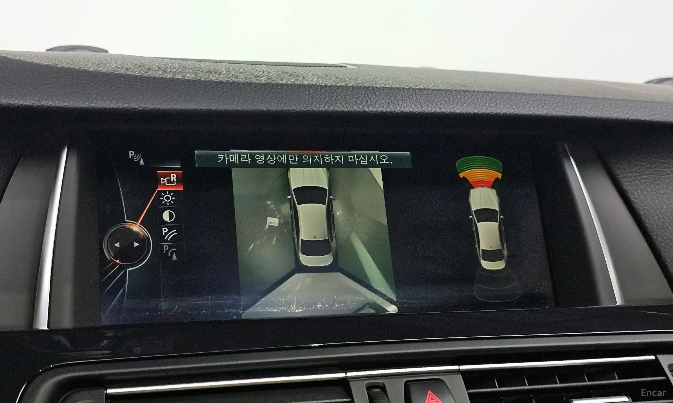 BMW 5 Series (F10) превью 15