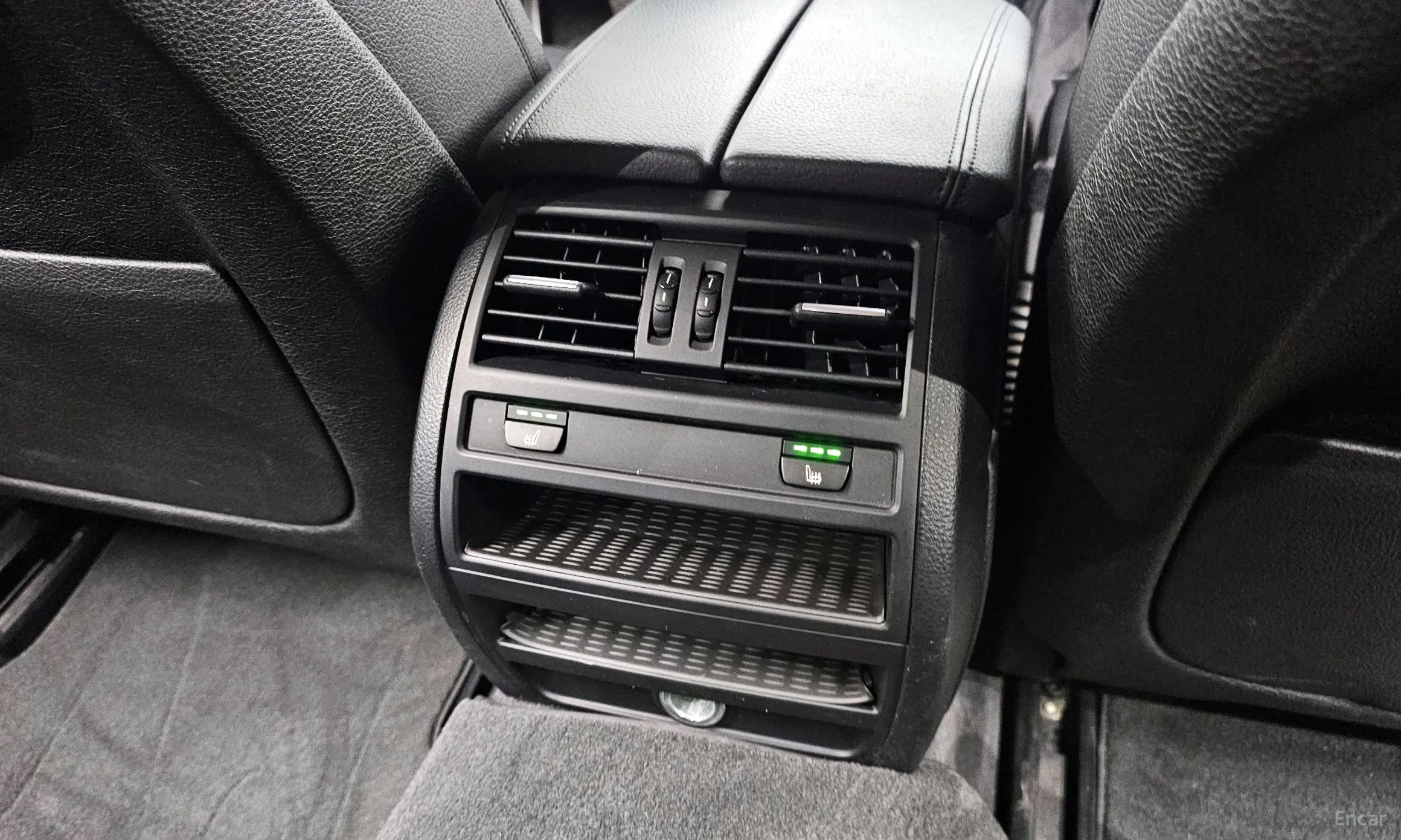 BMW 5 Series (F10) превью 18