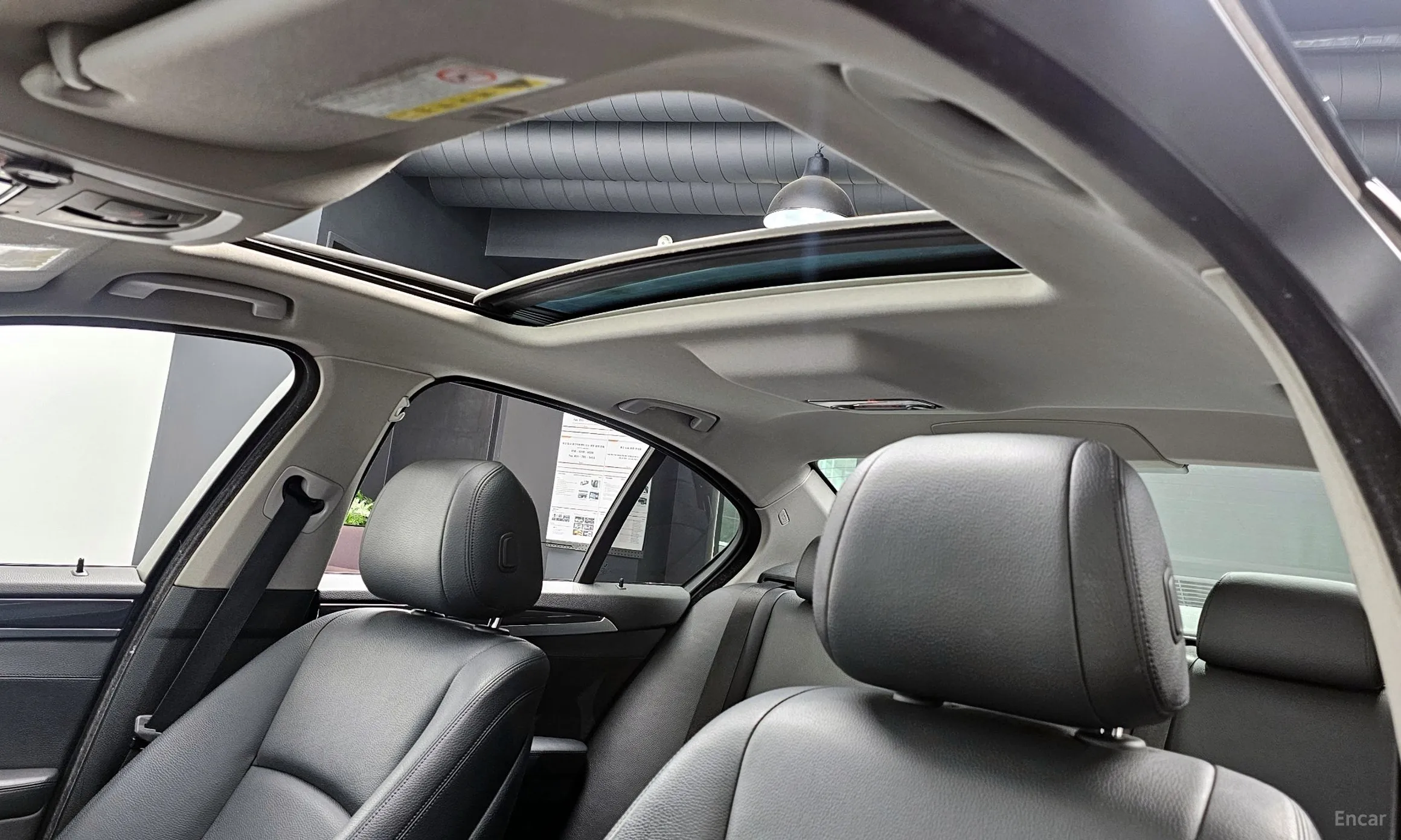 BMW 5 Series (F10) превью 19