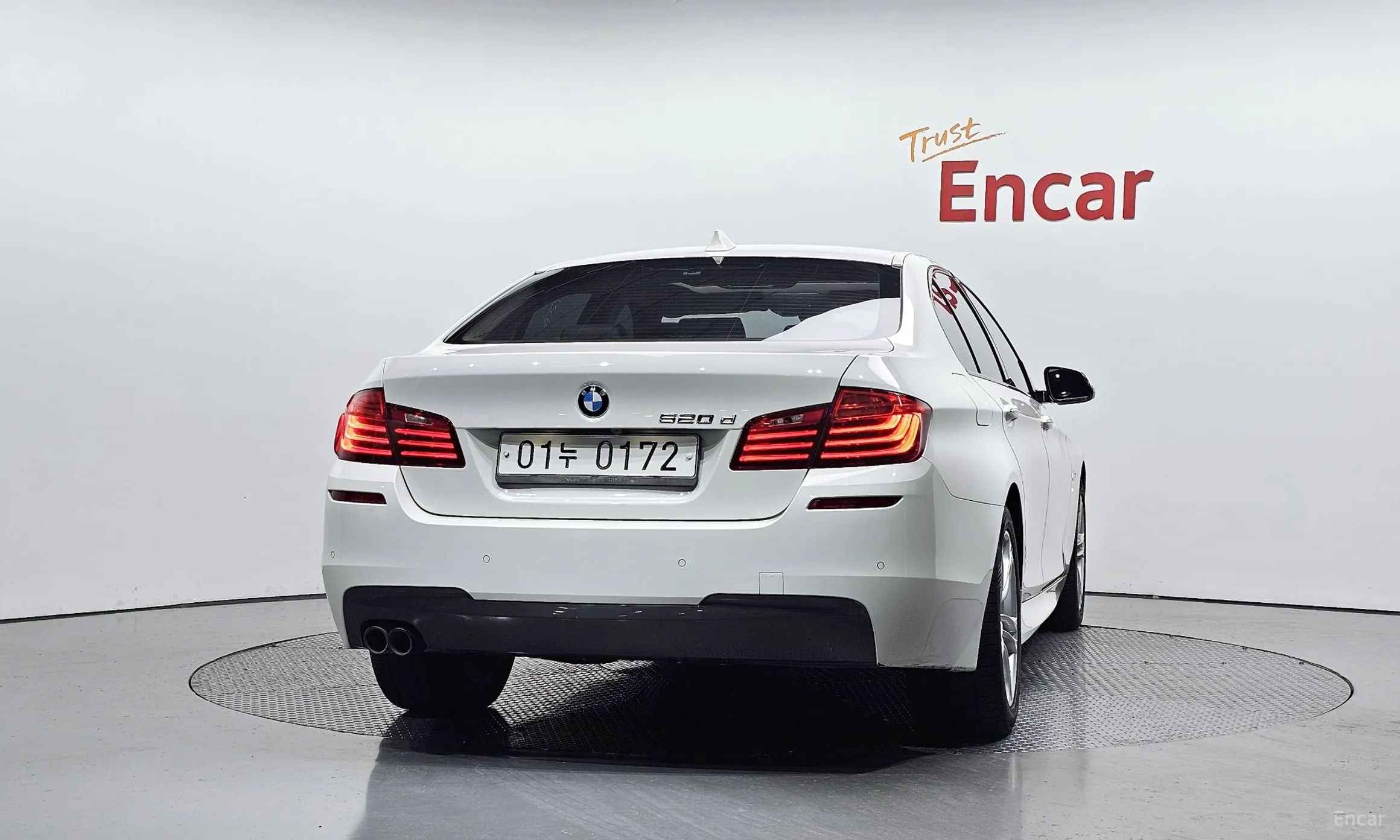 BMW 5 Series (F10) превью 4