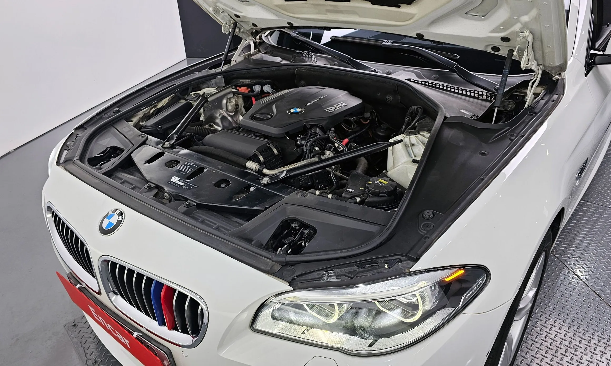 BMW 5 Series (F10) превью 6