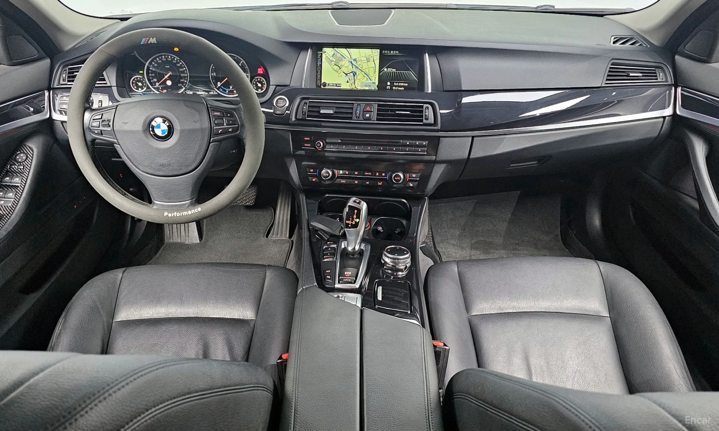 BMW 5 Series (F10) превью 7