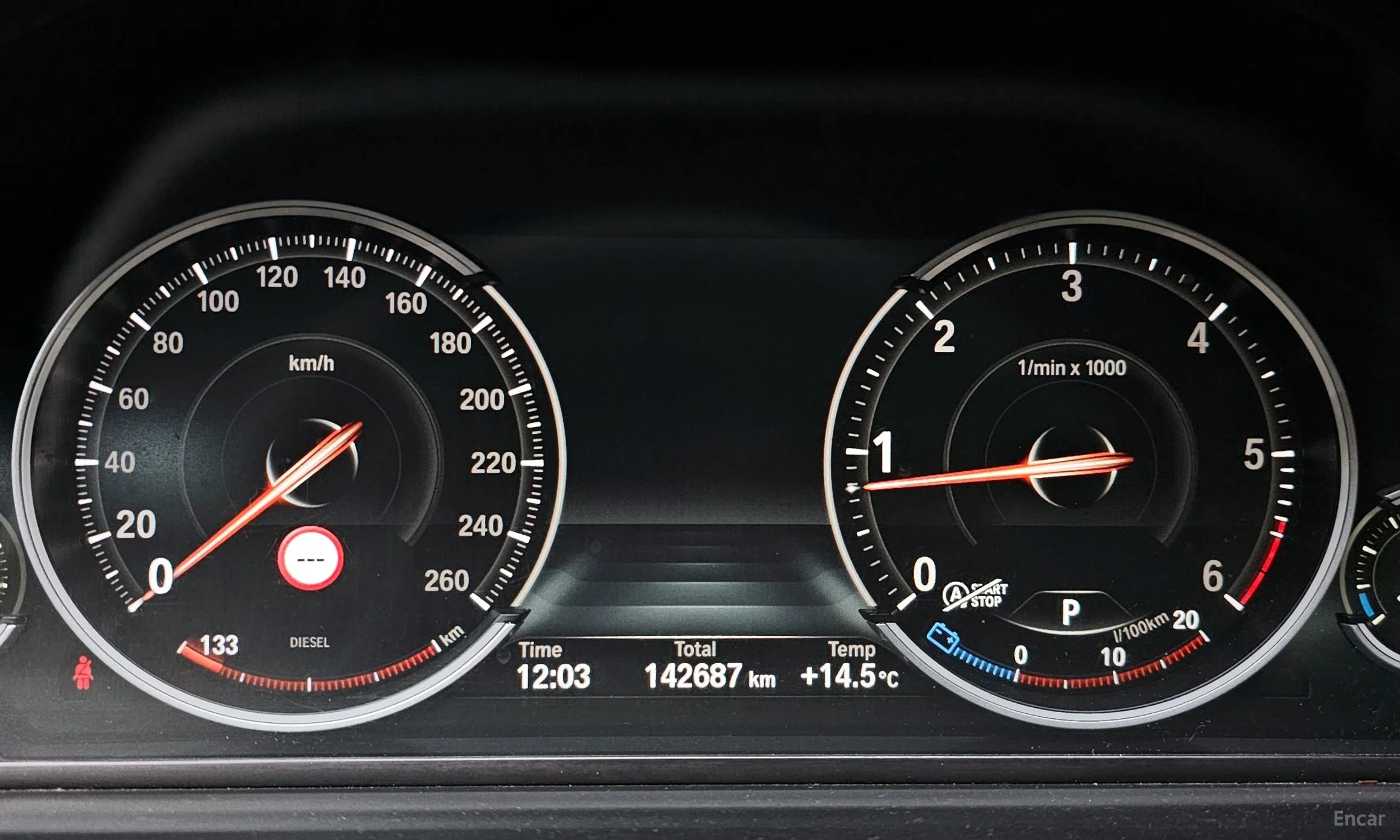 BMW 5 Series (F10) превью 8