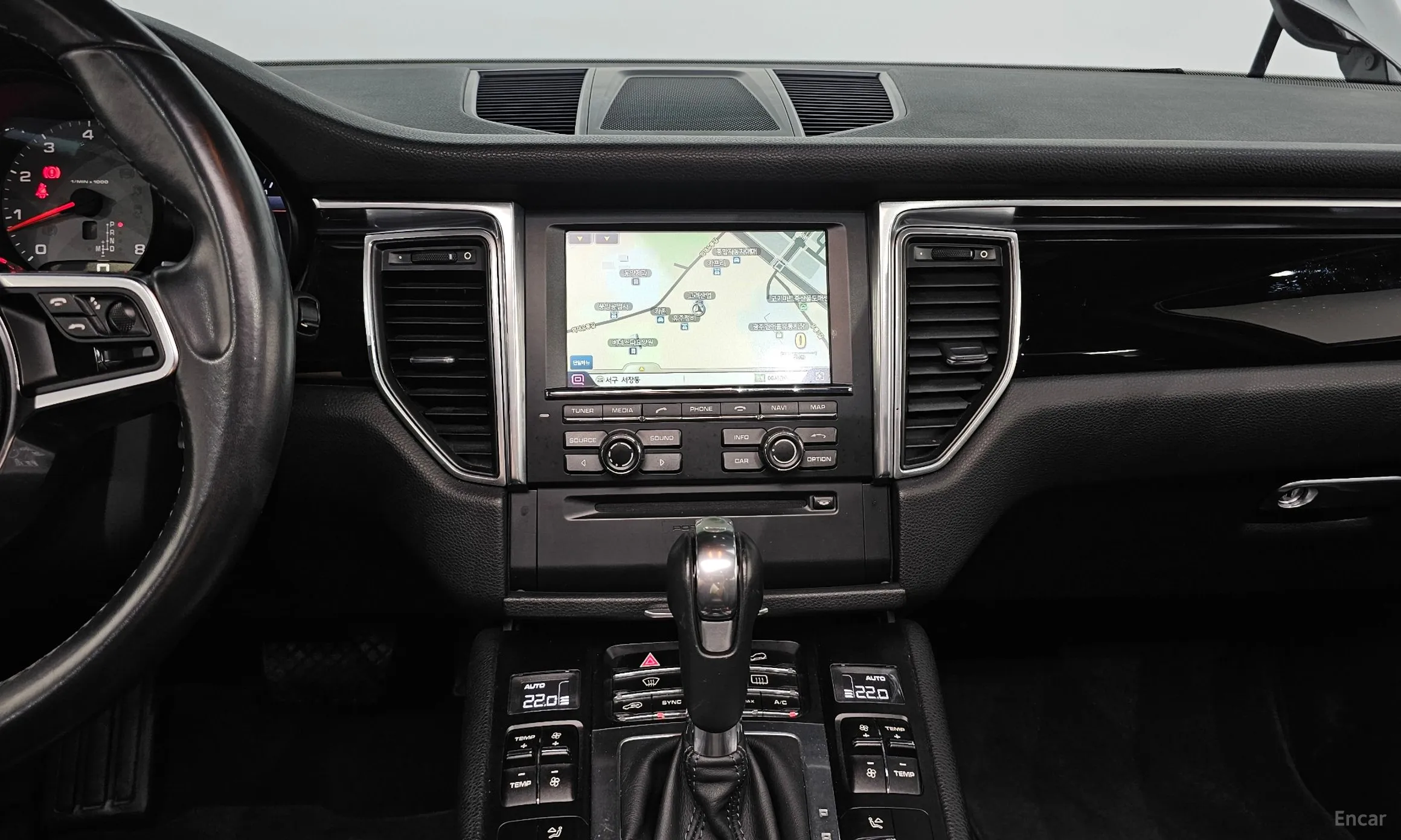 Porsche Macan превью 14