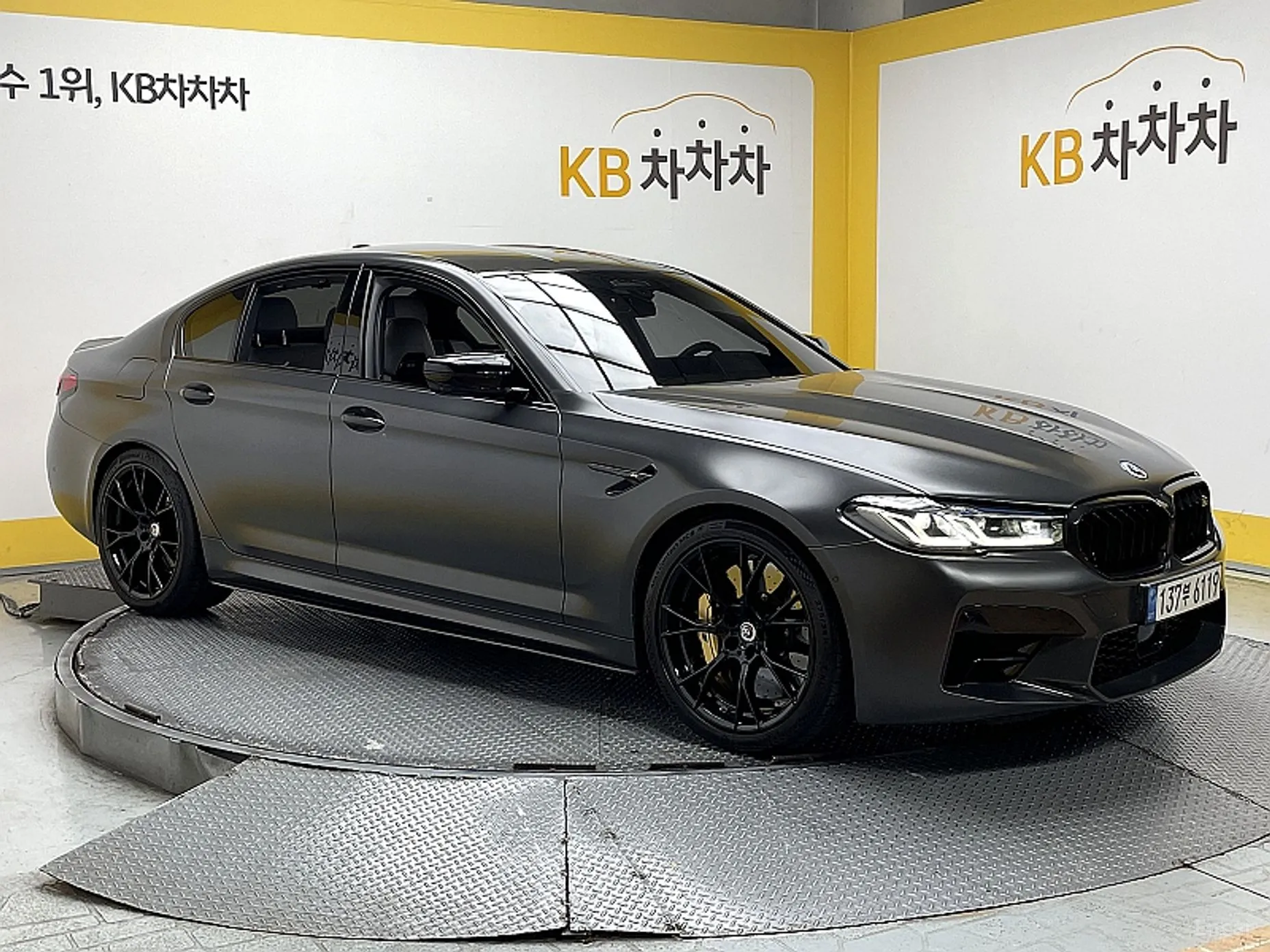 BMW M5 (F90)