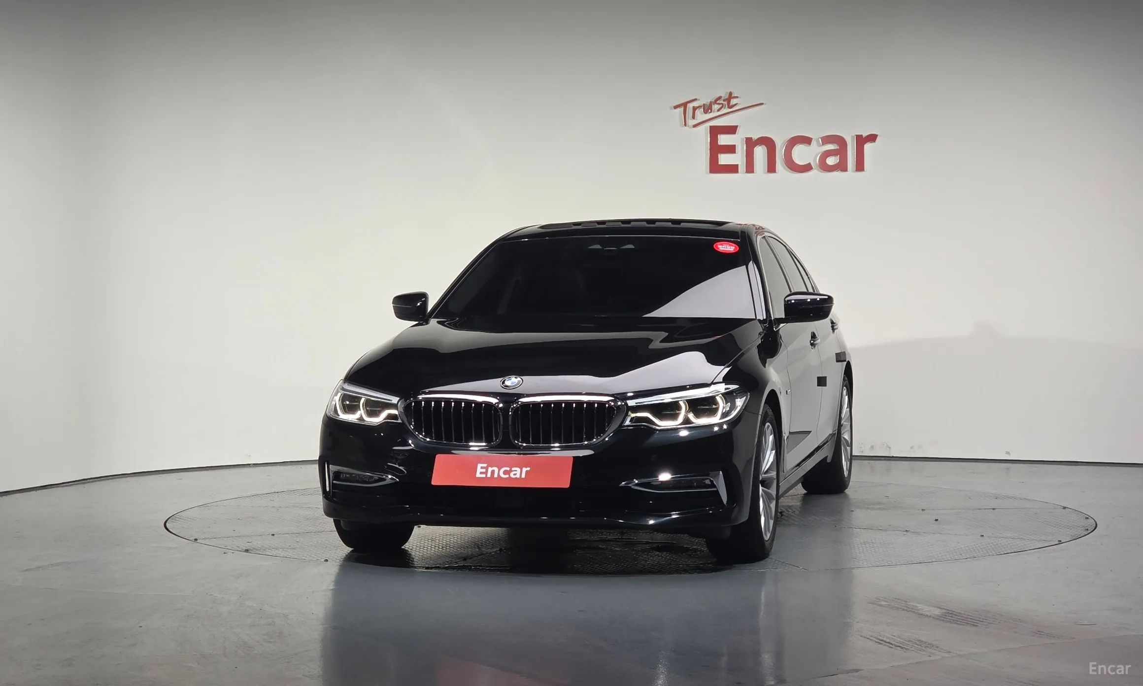 BMW 5 Series (G30) превью 2