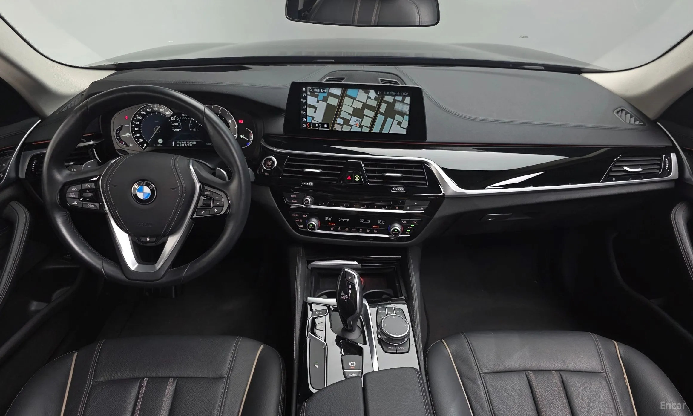 BMW 5 Series (G30) превью 4
