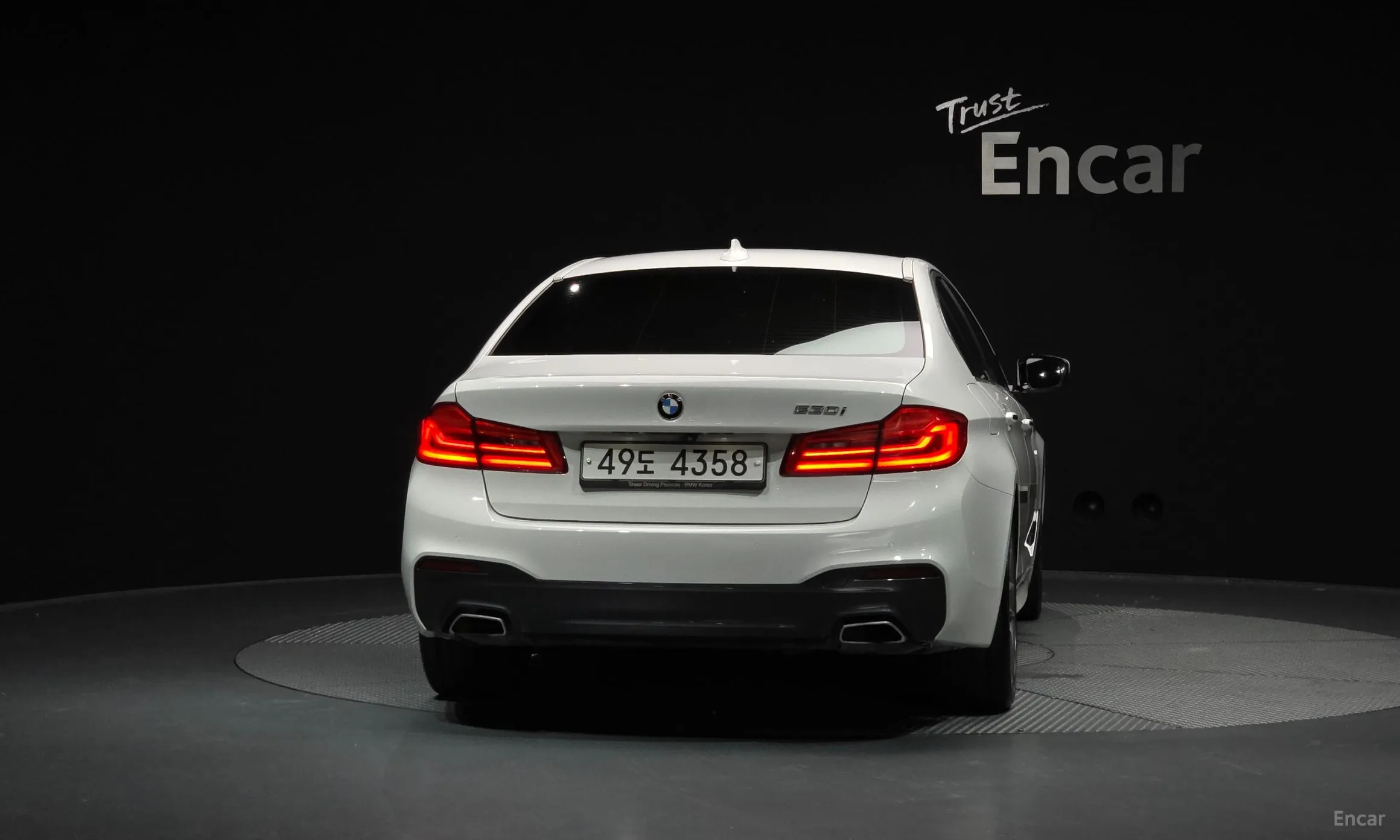 BMW 5 Series (G30) превью 3
