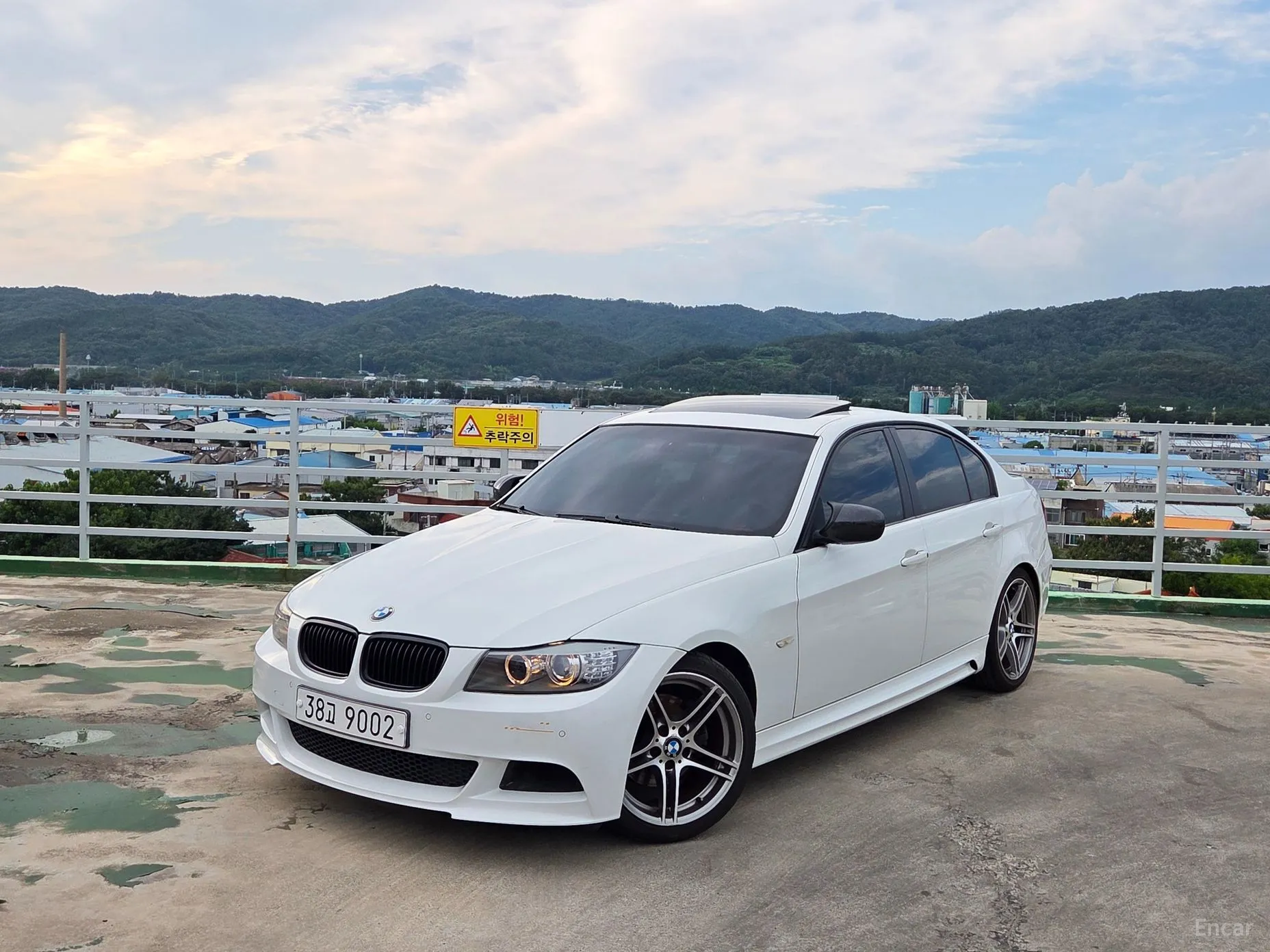 BMW 3 Series (E90) превью 3