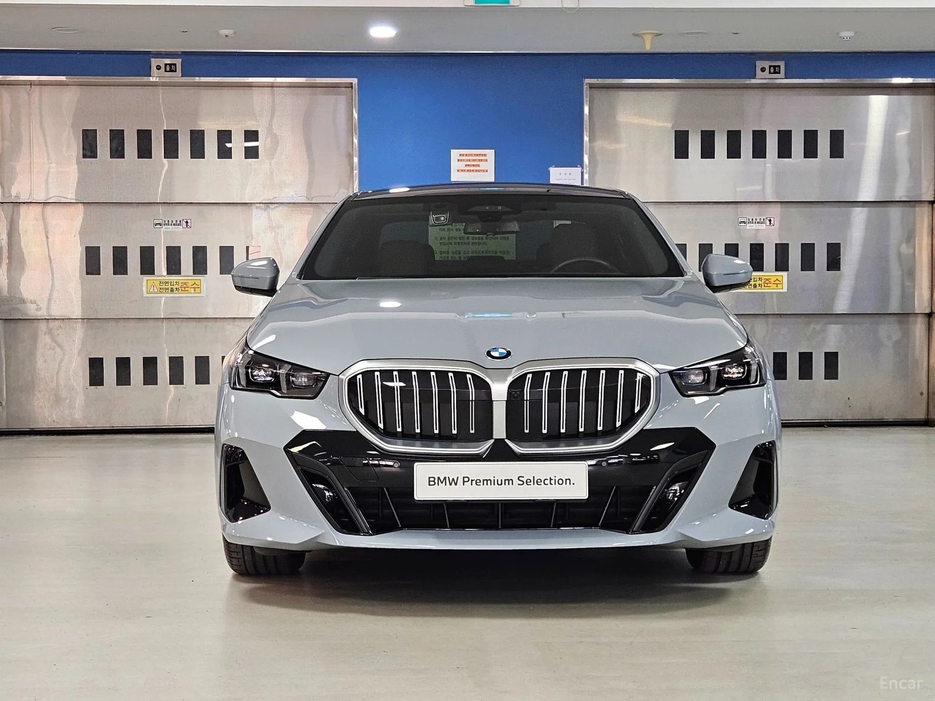 BMW 5 Series (G60) превью 2