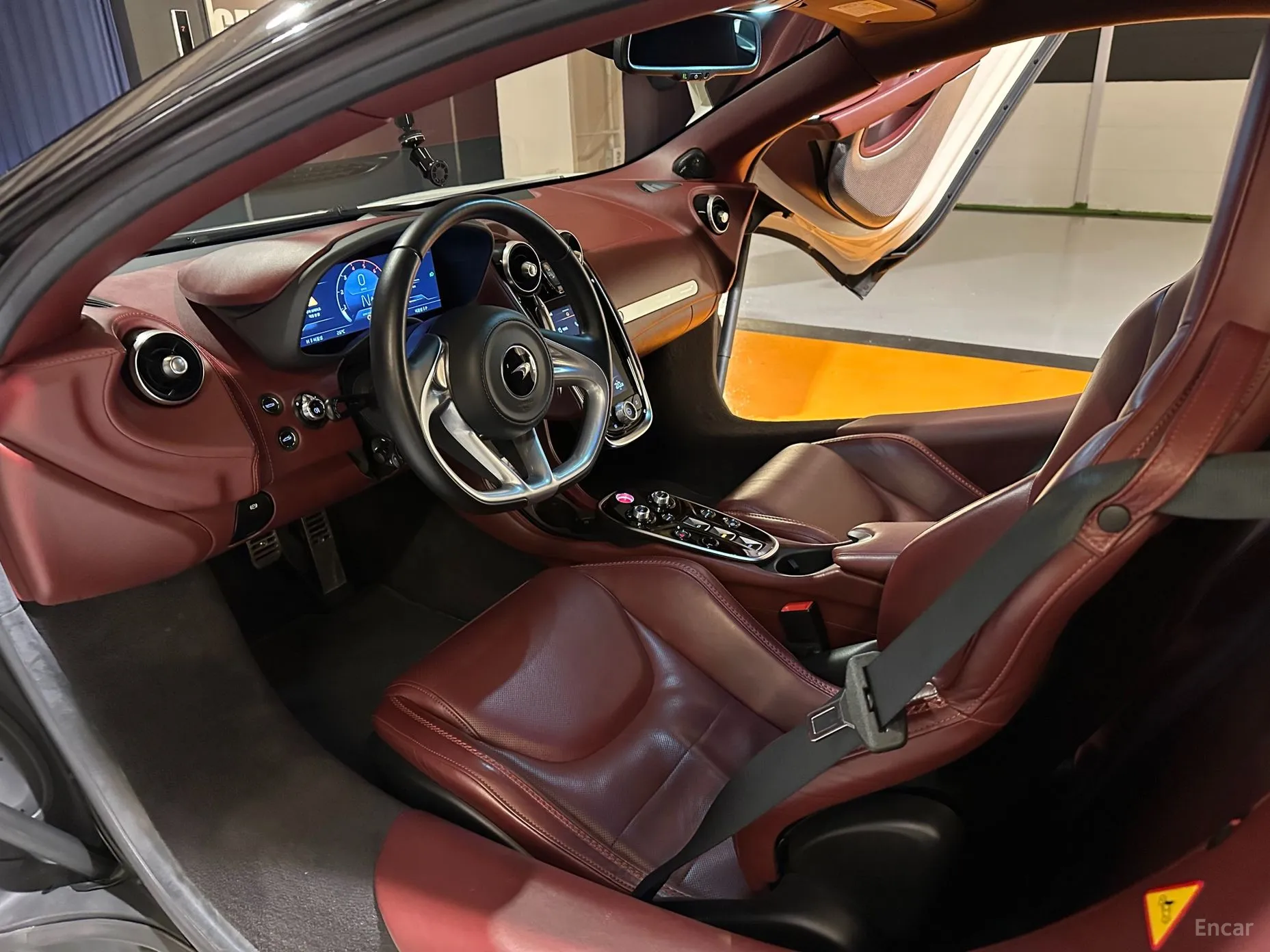 McLaren GT превью 13