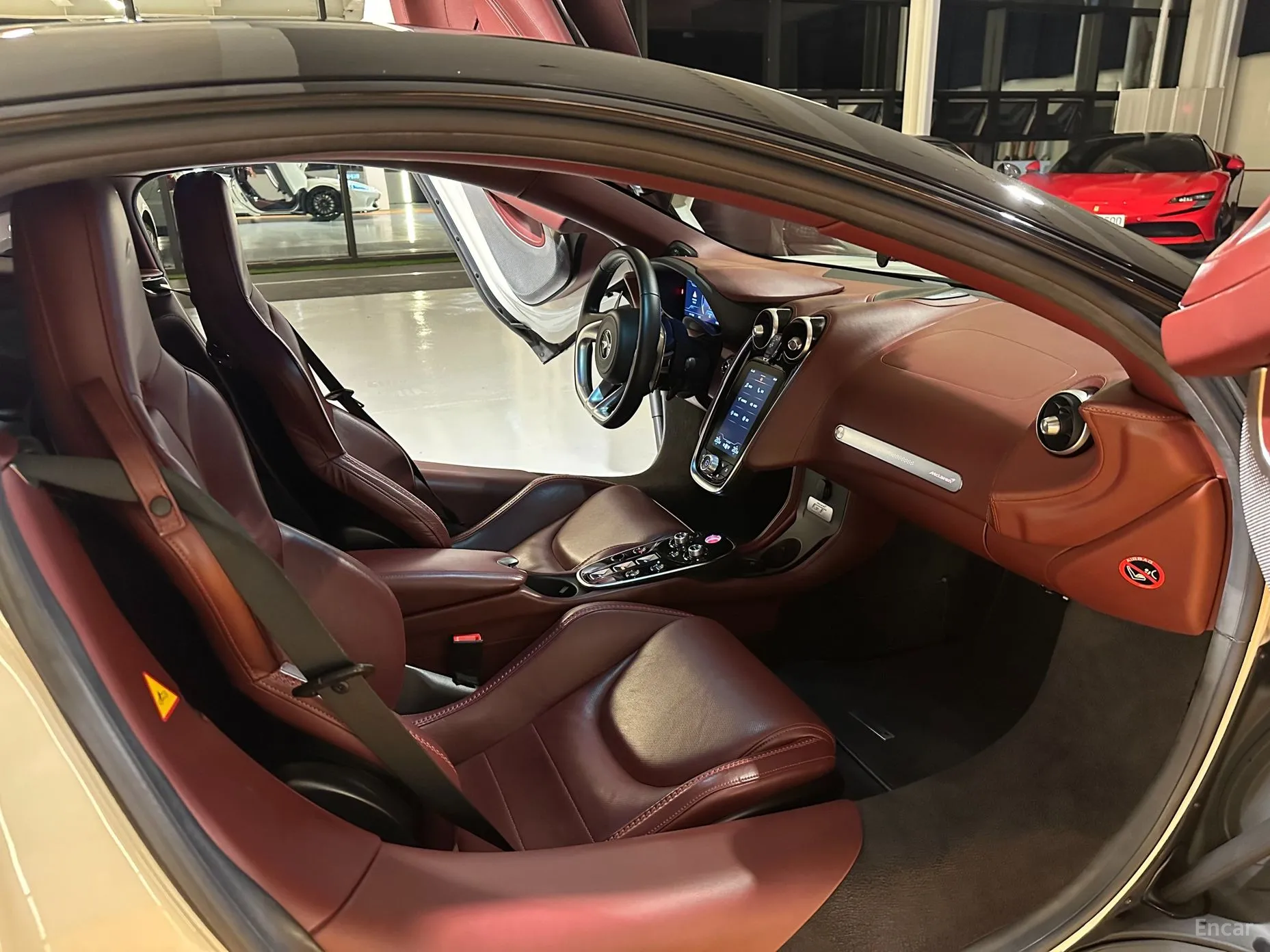 McLaren GT превью 15