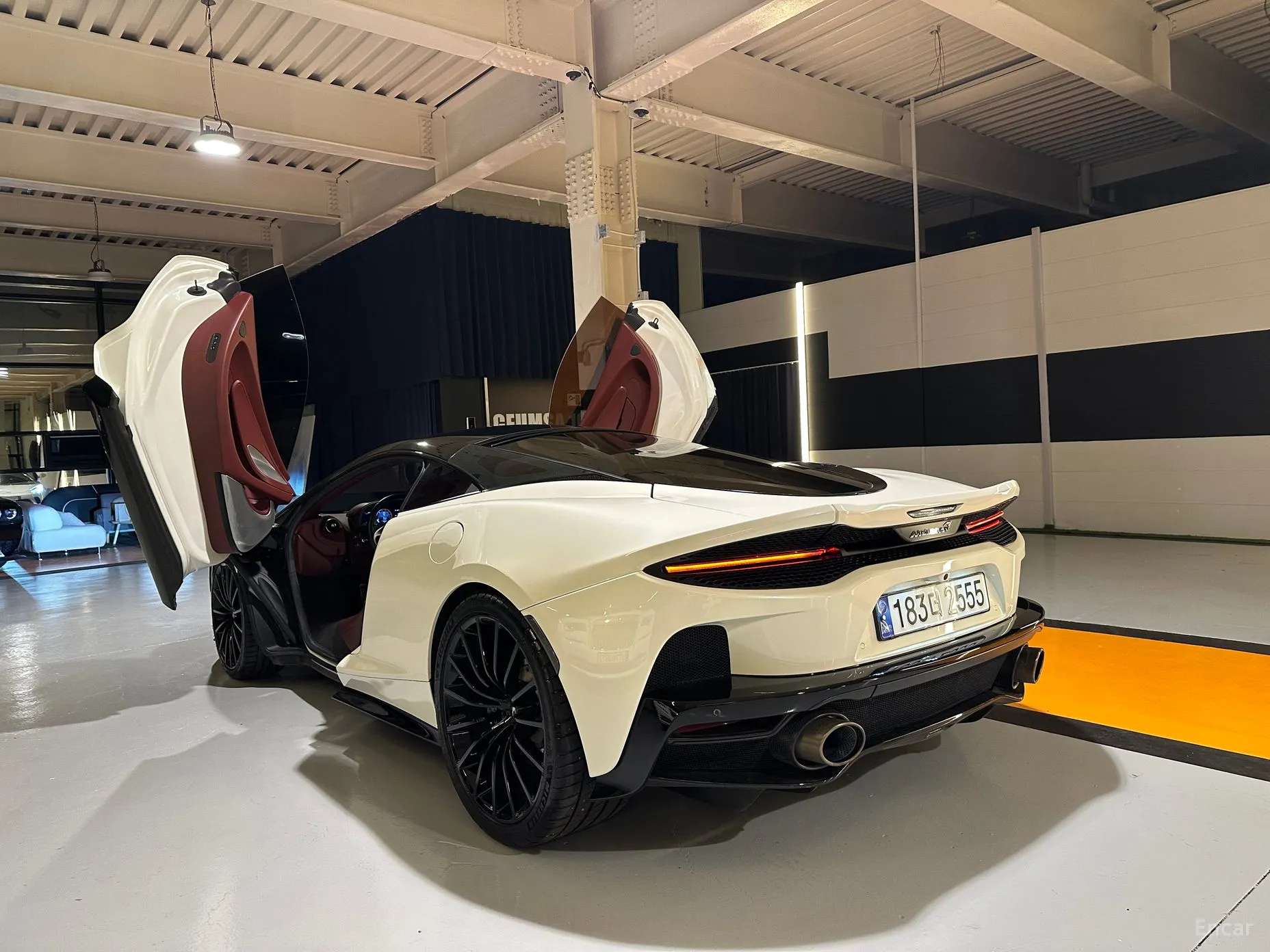 McLaren GT превью 3