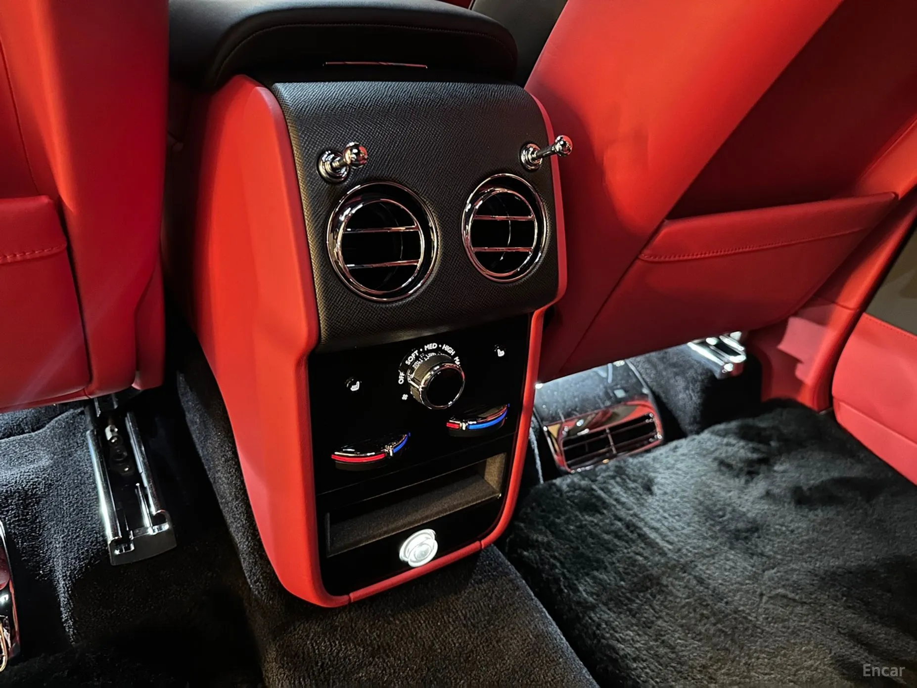 Rolls-Royce Cullinan превью 15