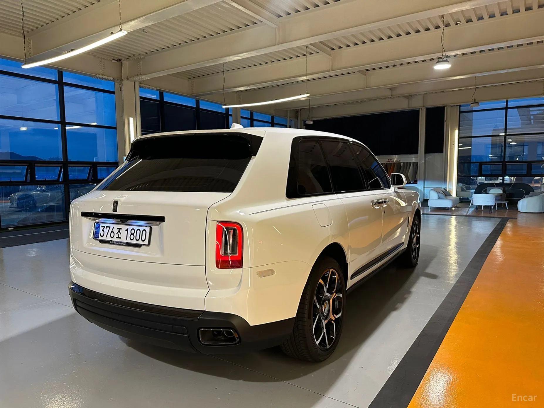 Rolls-Royce Cullinan превью 4