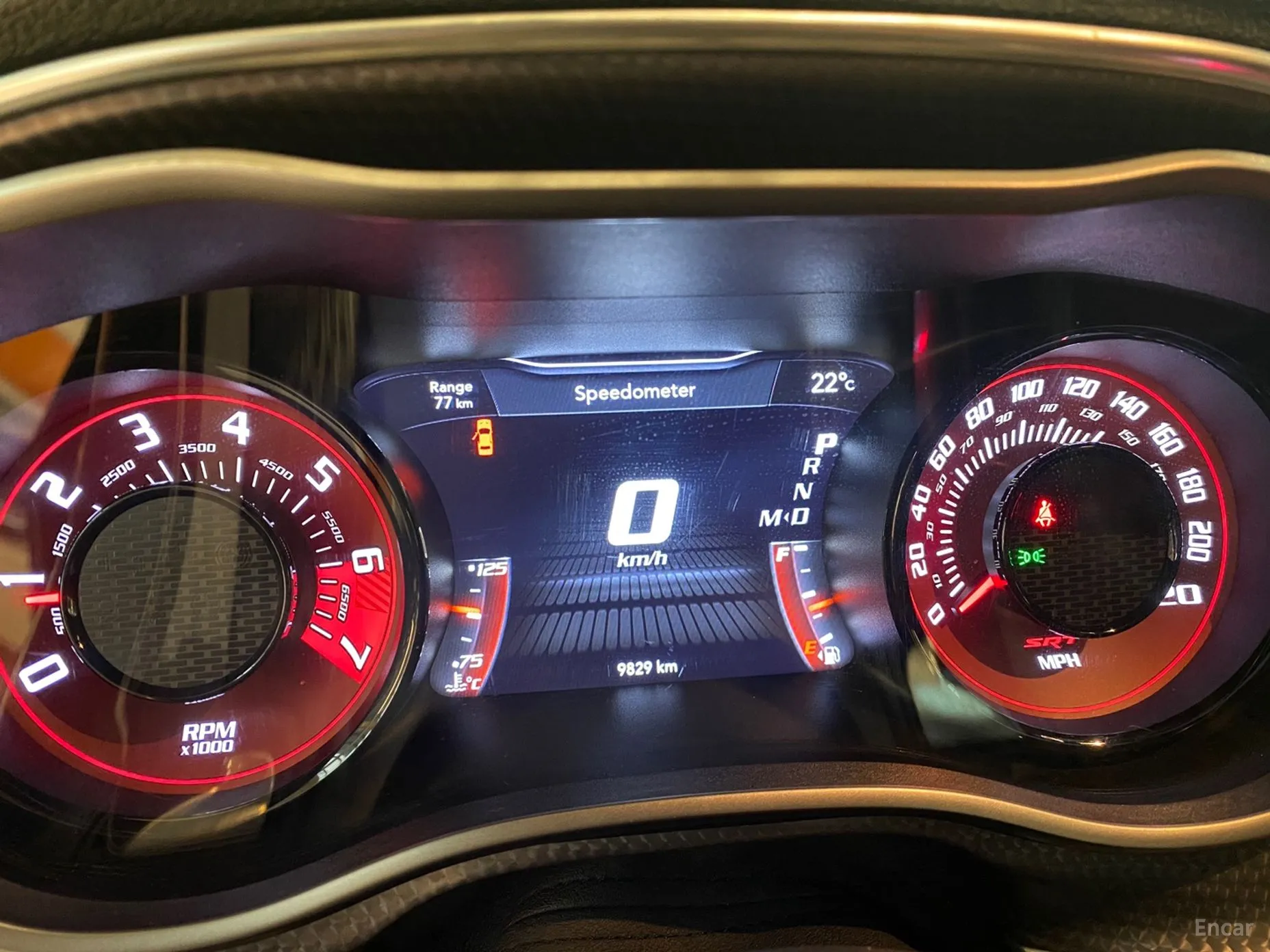 Dodge Challenger превью 10
