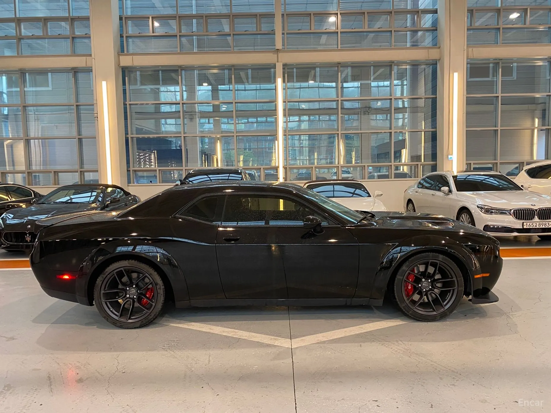 Dodge Challenger превью 3