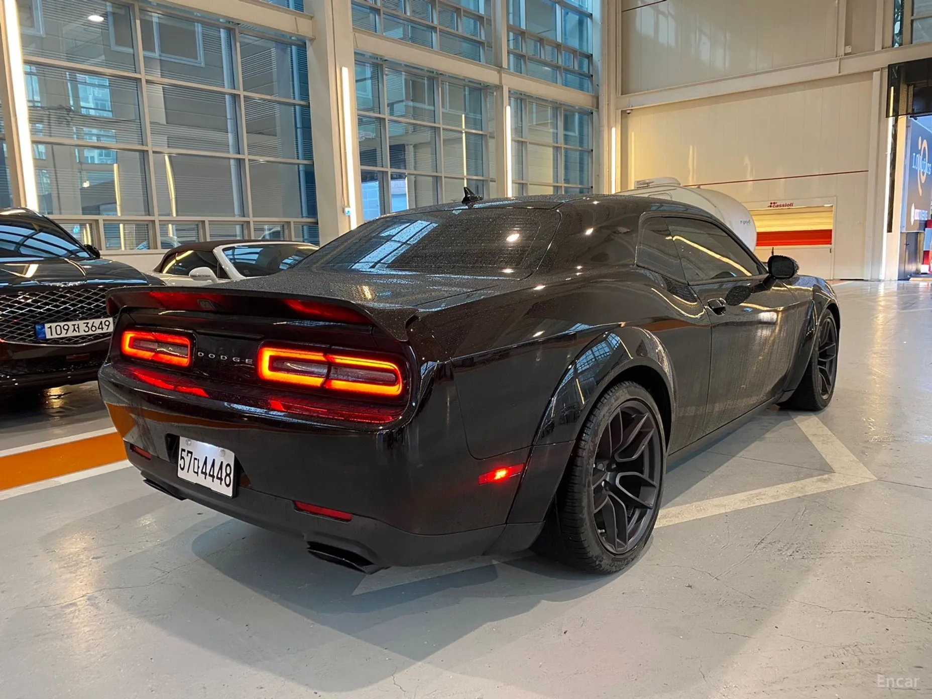 Dodge Challenger превью 4