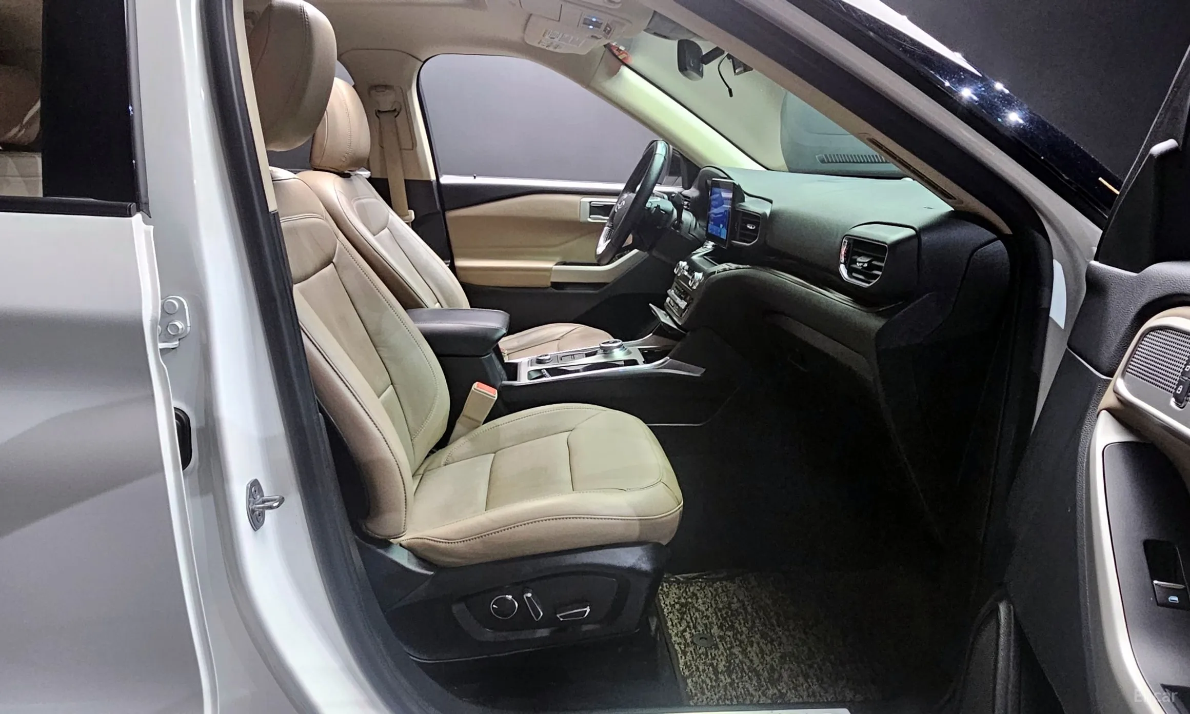 Ford Explorer 6th Generation превью 11
