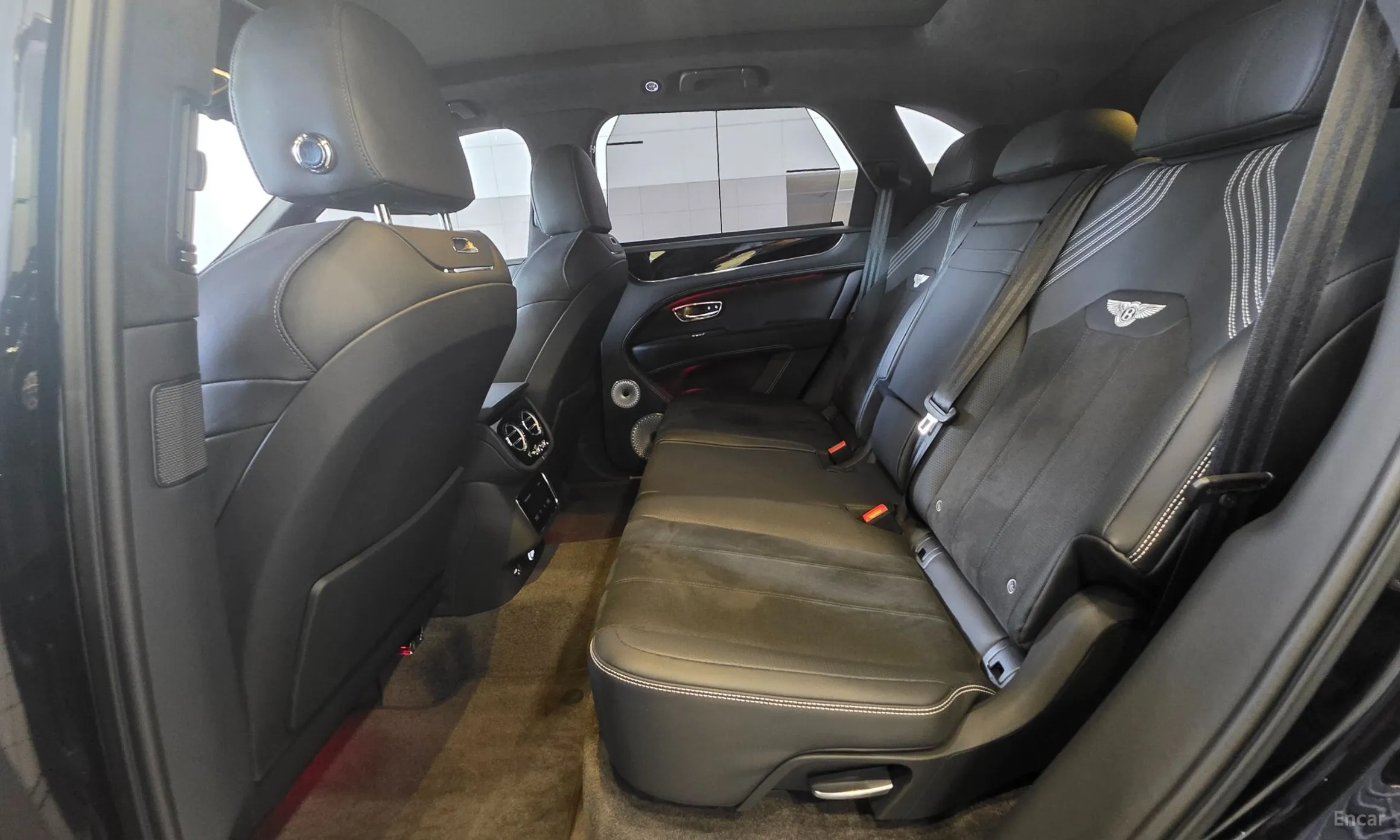 Bentley Bentayga превью 6