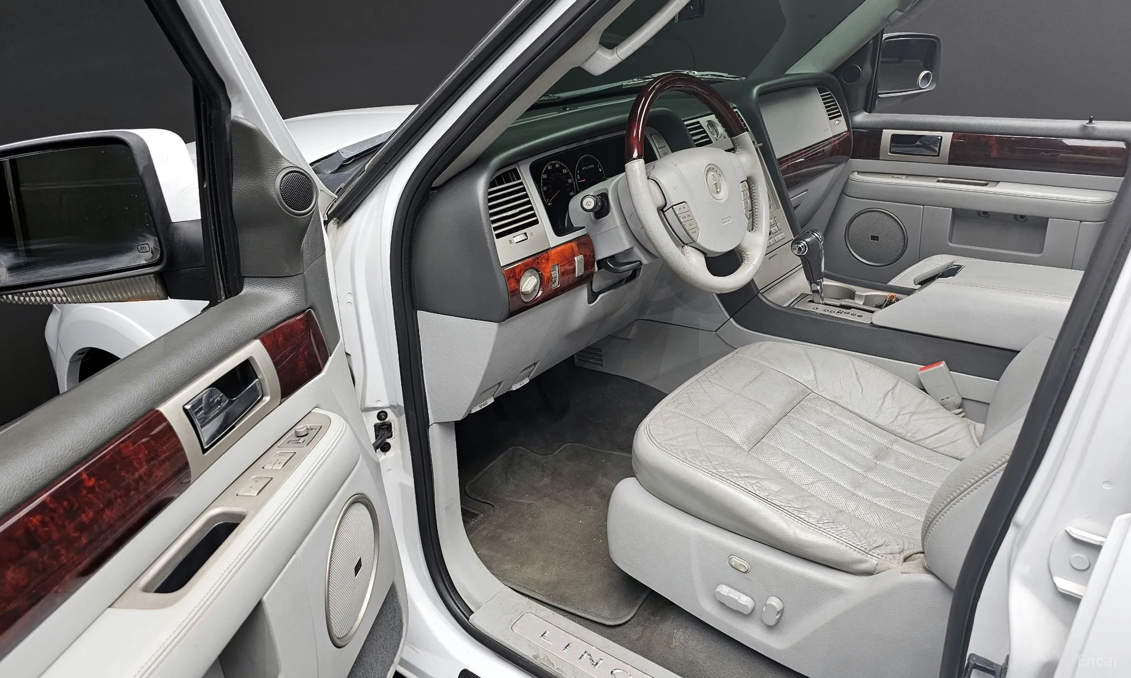 Lincoln Navigator превью 12
