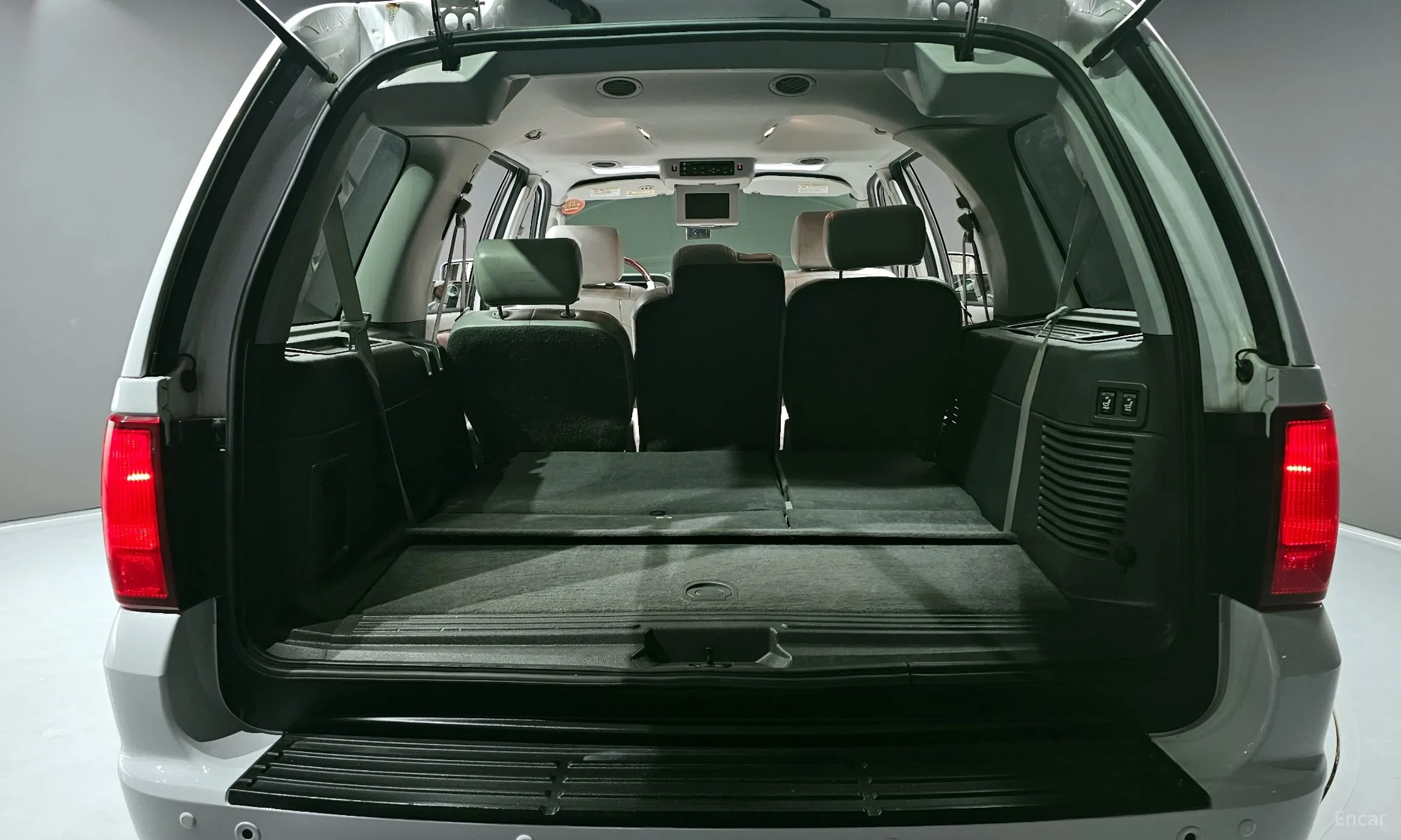 Lincoln Navigator превью 20