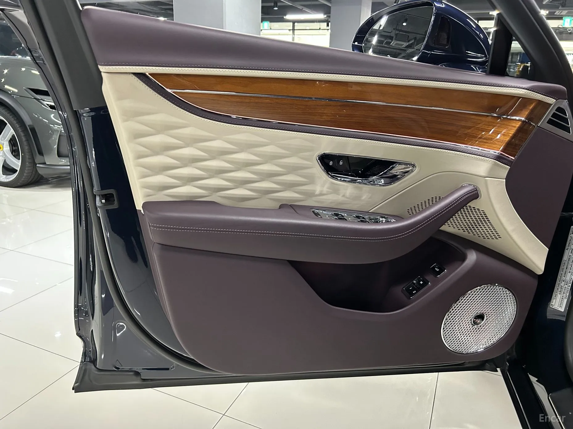 Bentley Flying Spur 3rd Generation превью 7