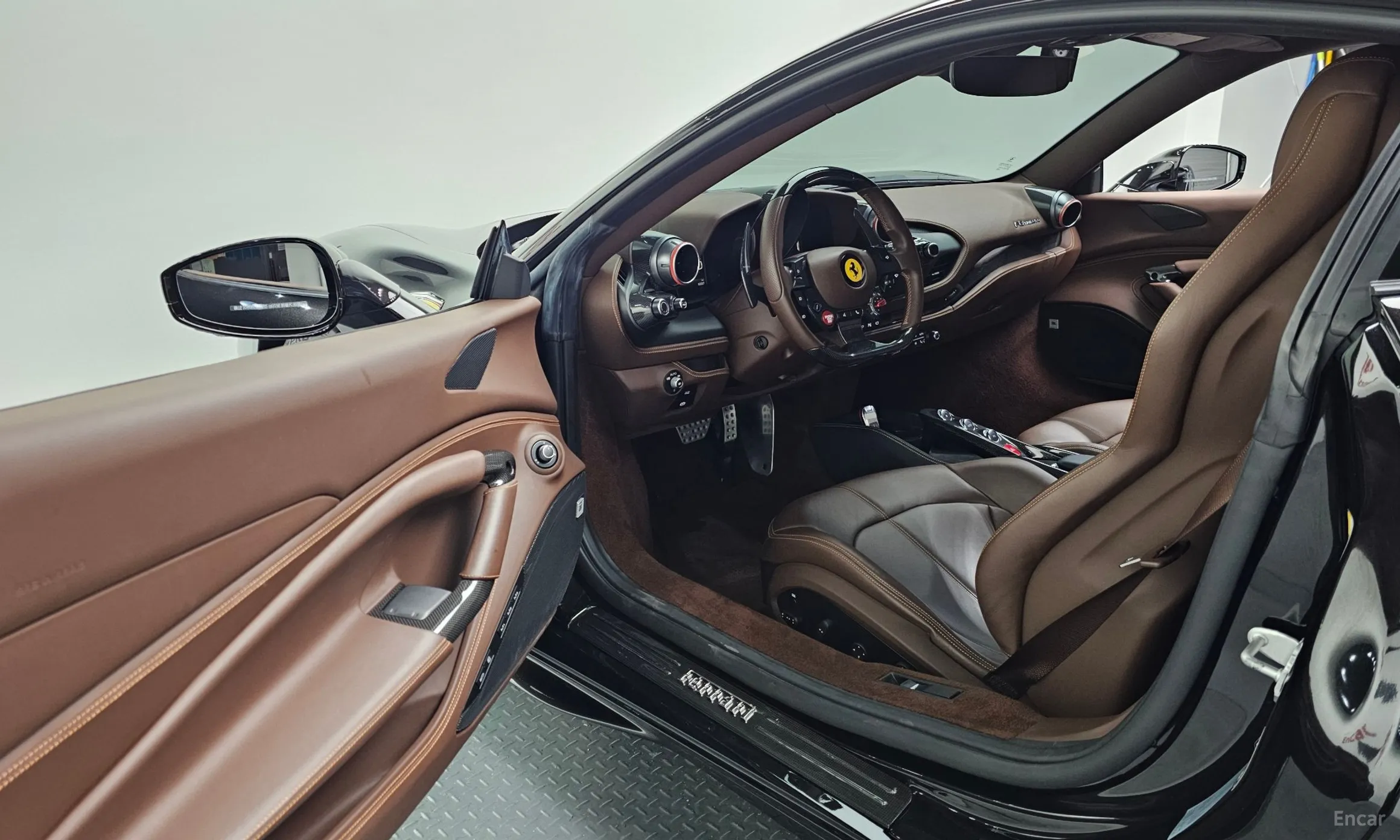 Ferrari F8 Tributo превью 10