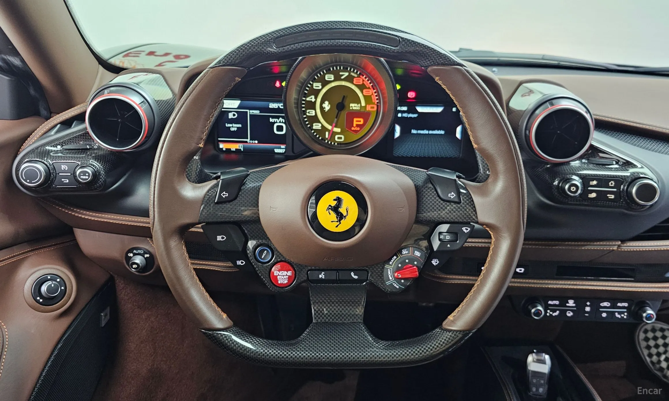 Ferrari F8 Tributo превью 13