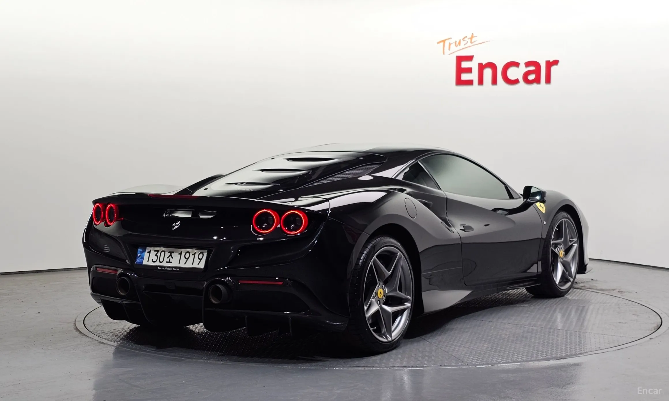 Ferrari F8 Tributo превью 2