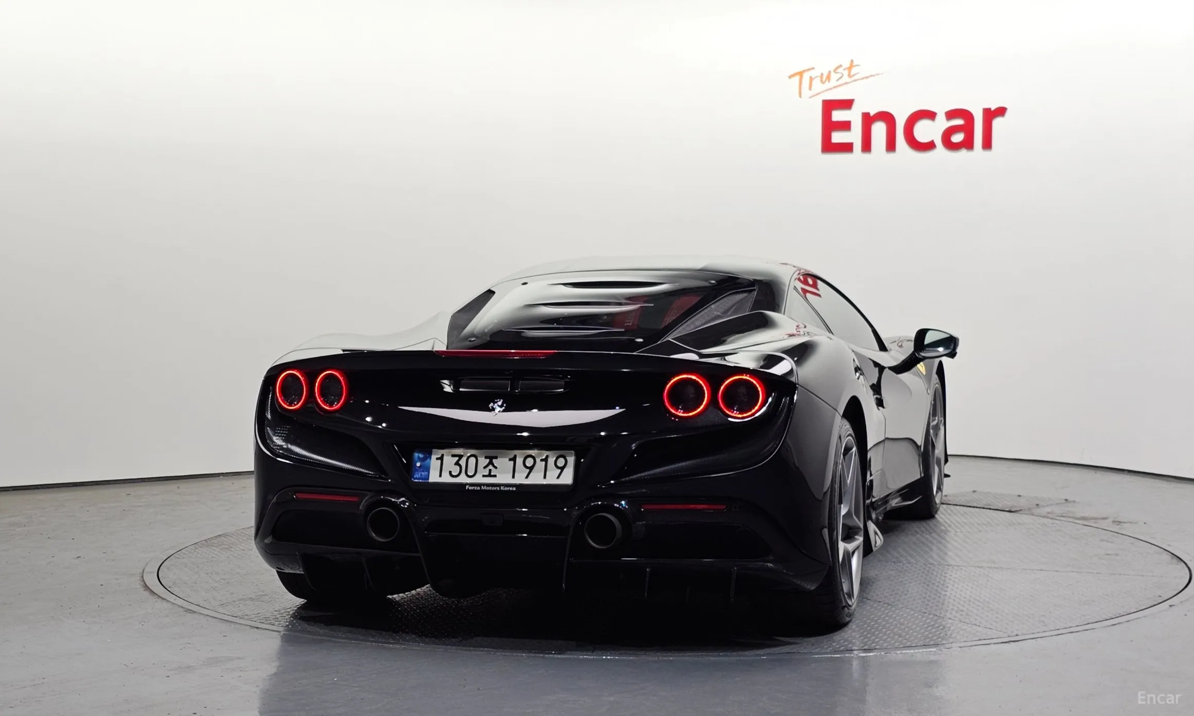 Ferrari F8 Tributo превью 4