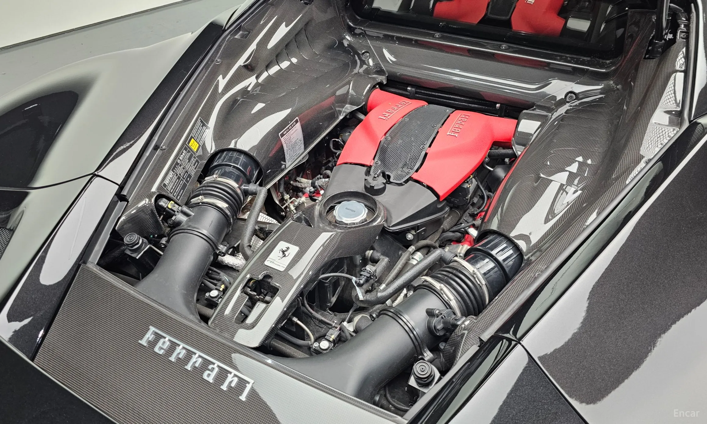 Ferrari F8 Tributo превью 6