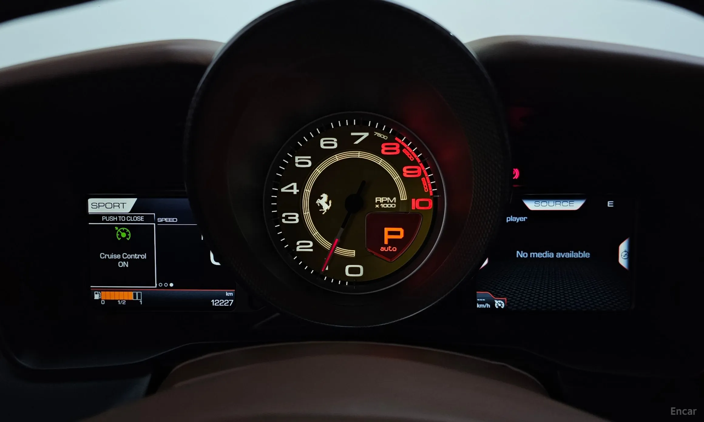 Ferrari F8 Tributo превью 8